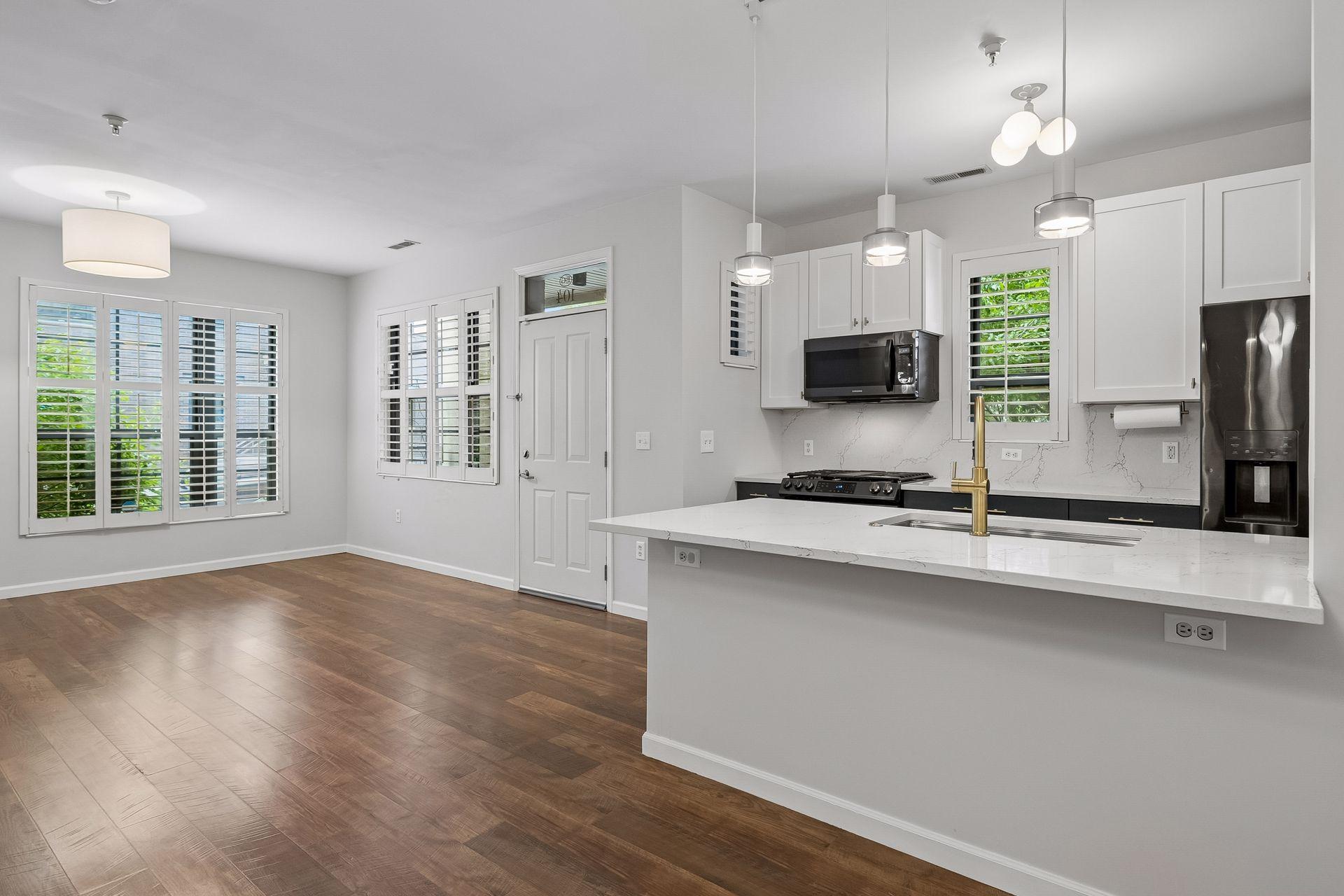 View of Residential at 2566 Ellis Avenue #104, Saint Paul MN 55114, Saint Paul (5 of 30) - Mike Wilen | Minnesota Team Real Estate