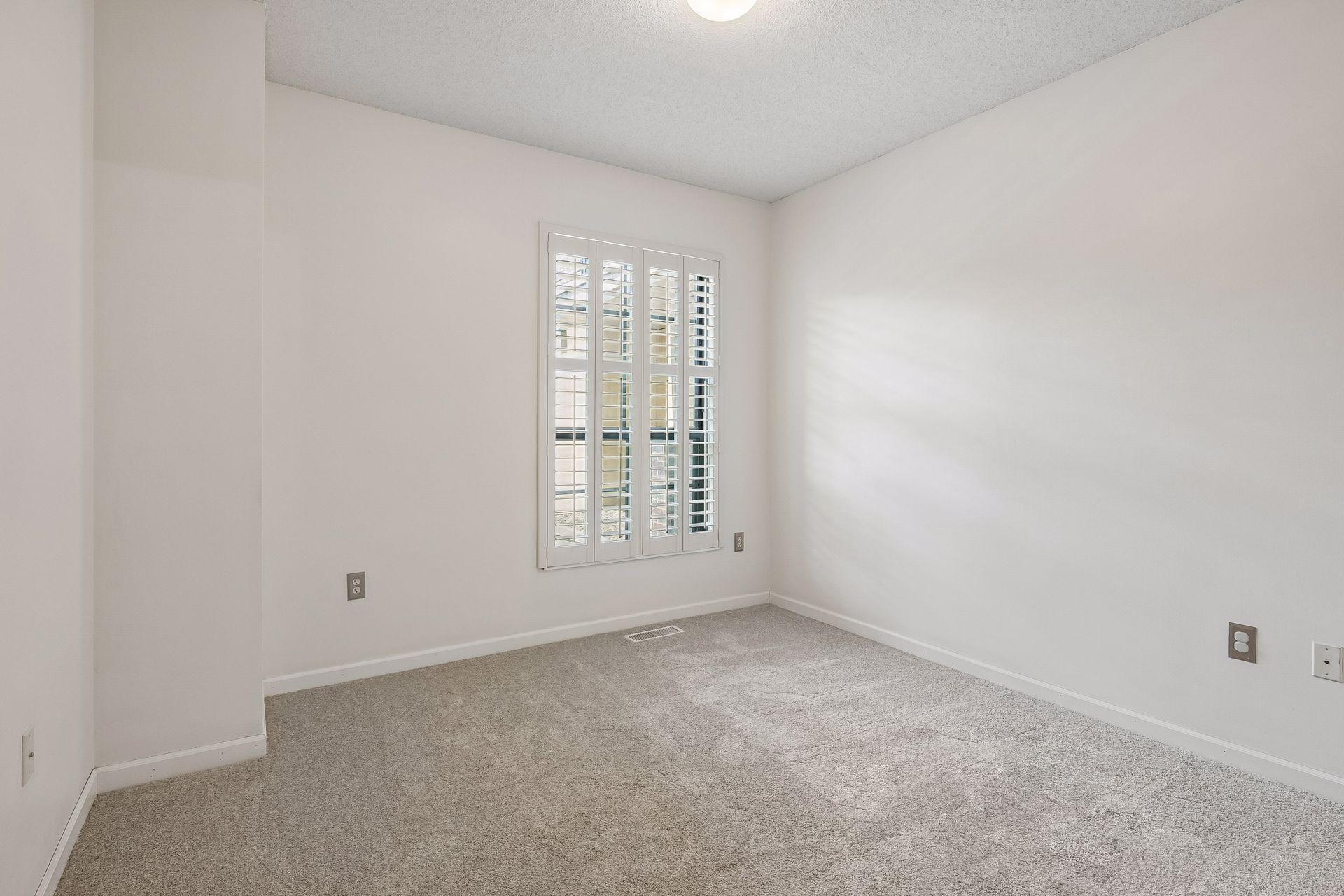 View of Residential at 2566 Ellis Avenue #104, Saint Paul MN 55114, Saint Paul (24 of 30) - Mike Wilen | Minnesota Team Real Estate