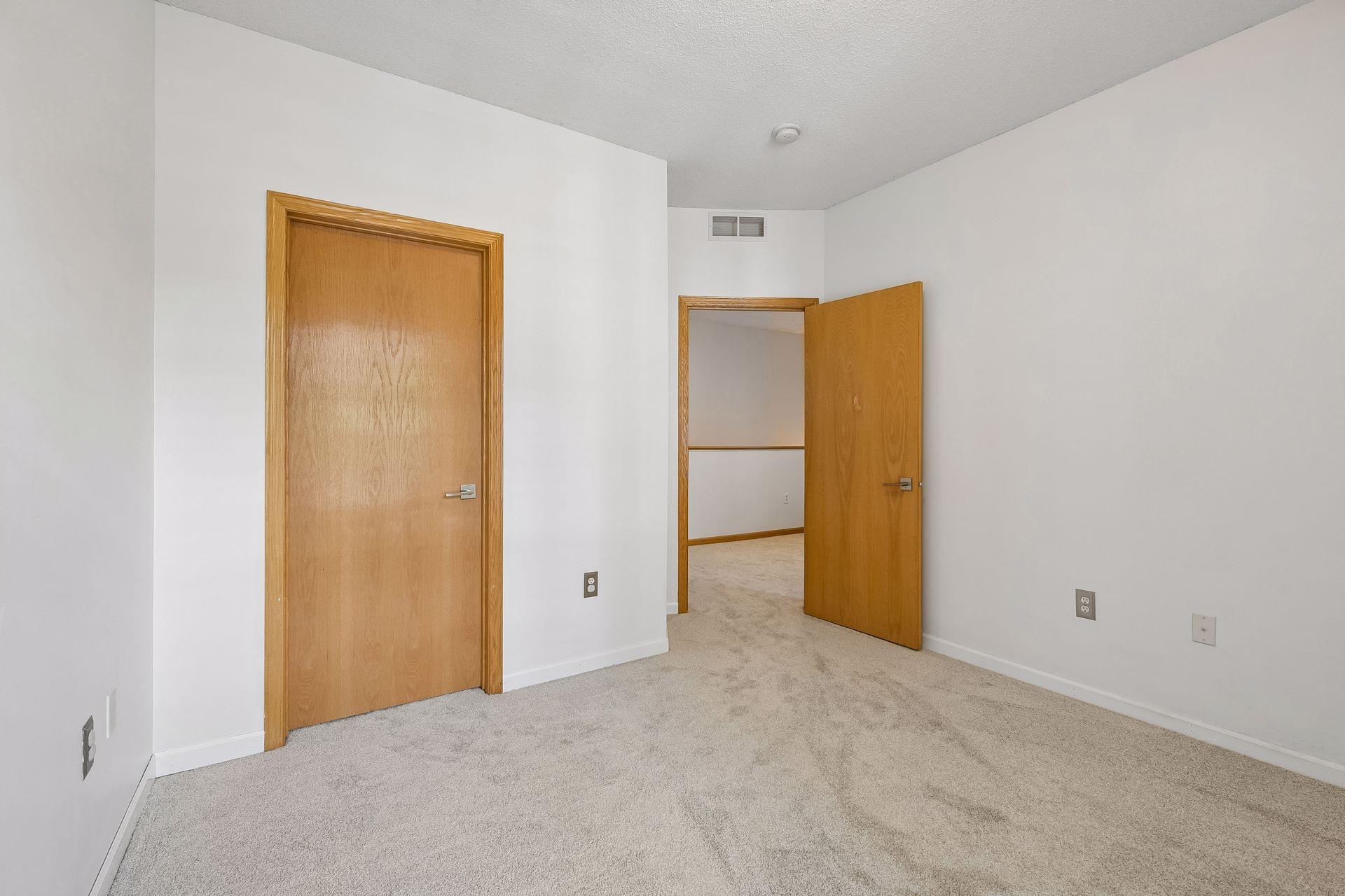 View of Residential at 2566 Ellis Avenue #104, Saint Paul MN 55114, Saint Paul (25 of 30) - Mike Wilen | Minnesota Team Real Estate