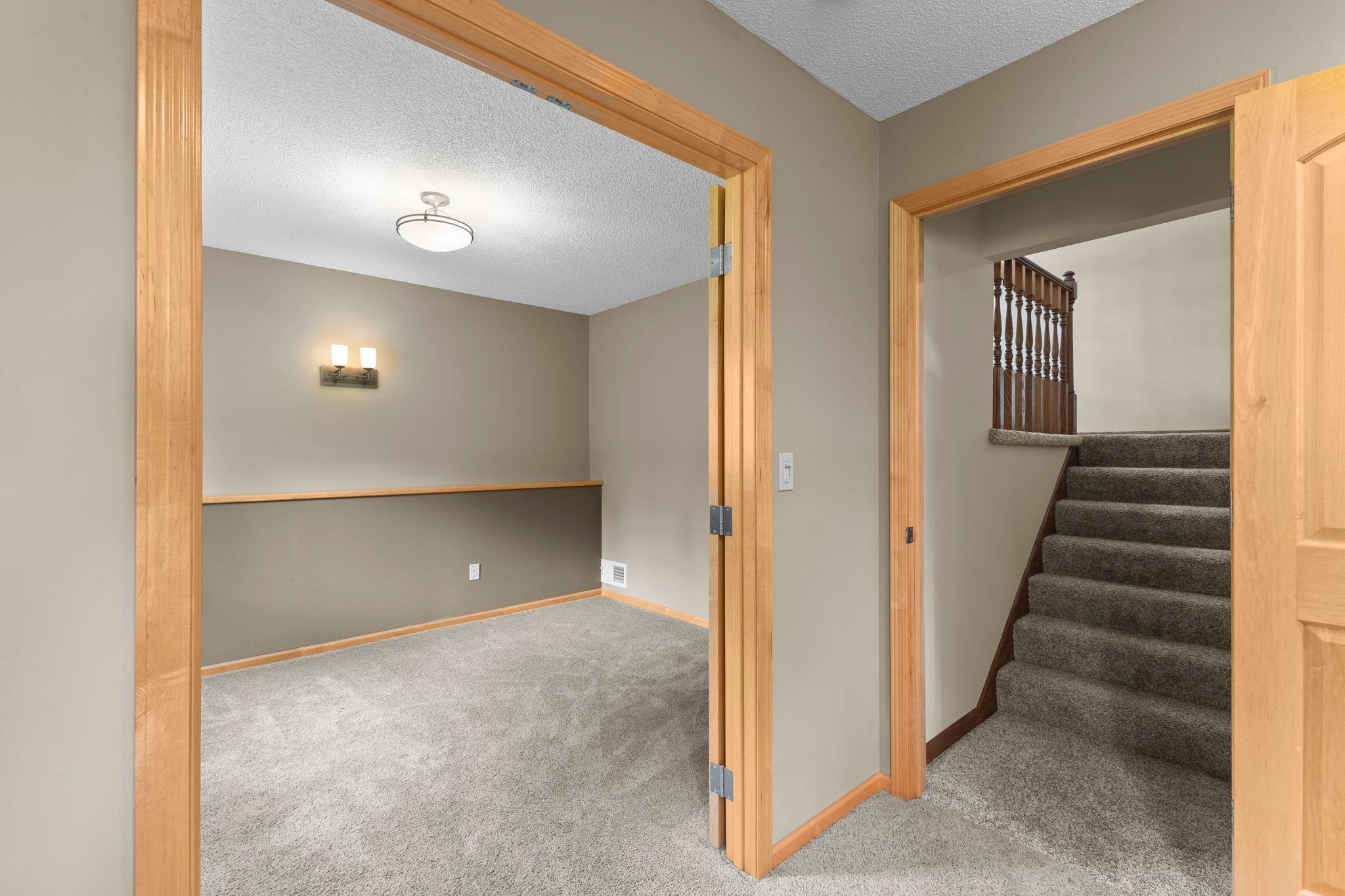 View of Residential at 987 Kettle Creek Road, Eagan MN 55123, Eagan (25 of 50) - Mike Wilen | Minnesota Team Real Estate