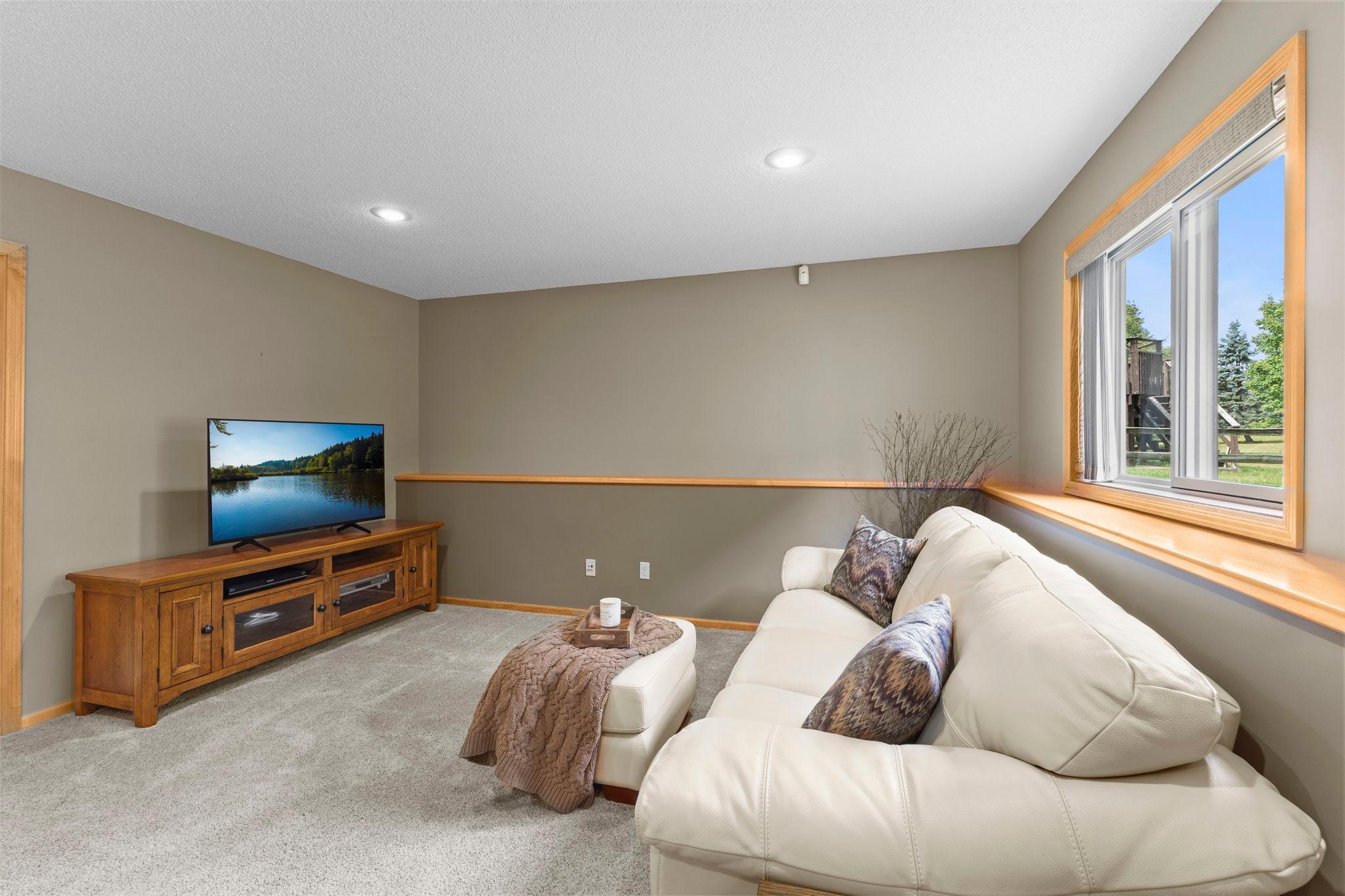 View of Residential at 987 Kettle Creek Road, Eagan MN 55123, Eagan (21 of 50) - Mike Wilen | Minnesota Team Real Estate