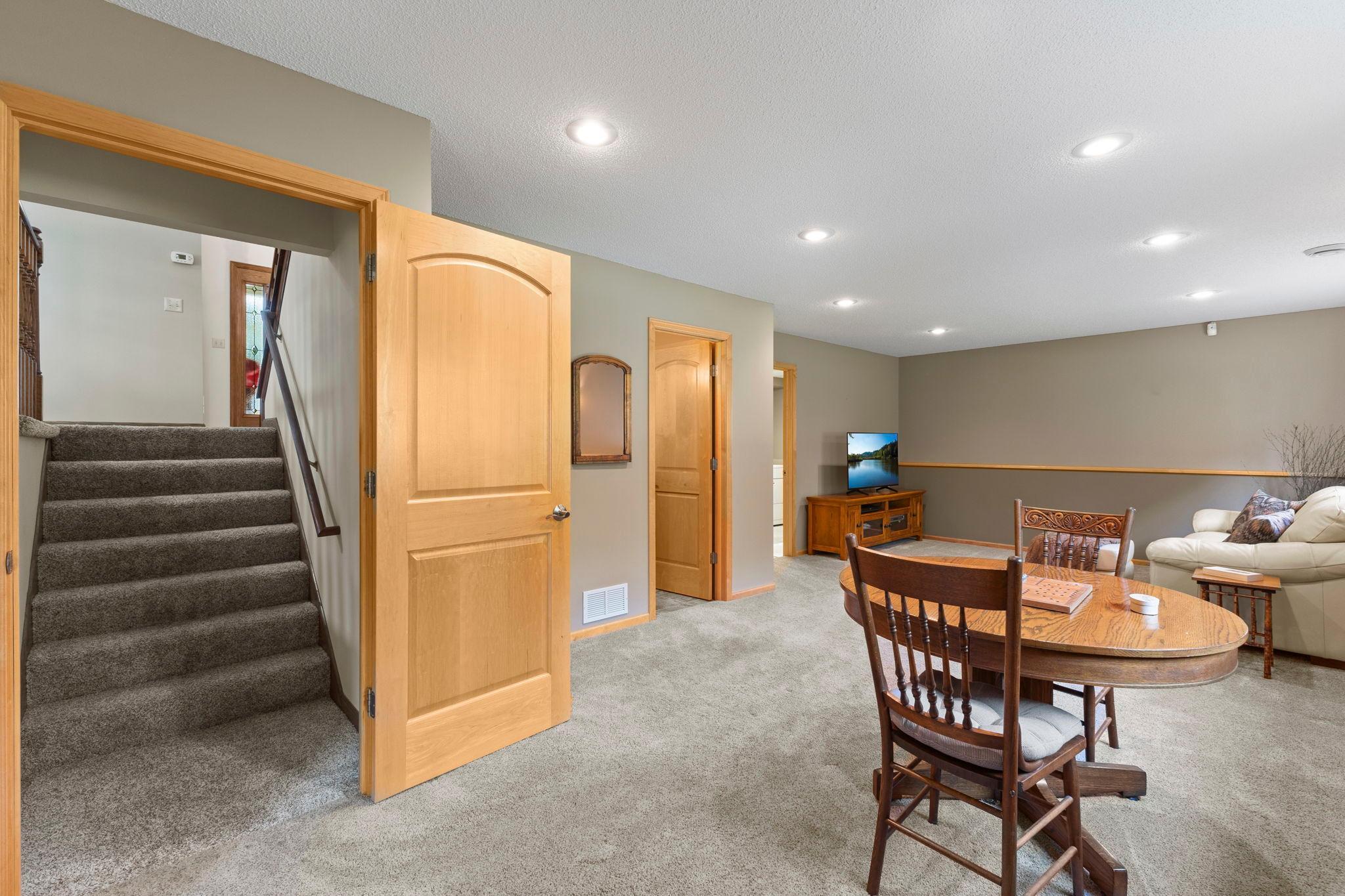 View of Residential at 987 Kettle Creek Road, Eagan MN 55123, Eagan (19 of 50) - Mike Wilen | Minnesota Team Real Estate
