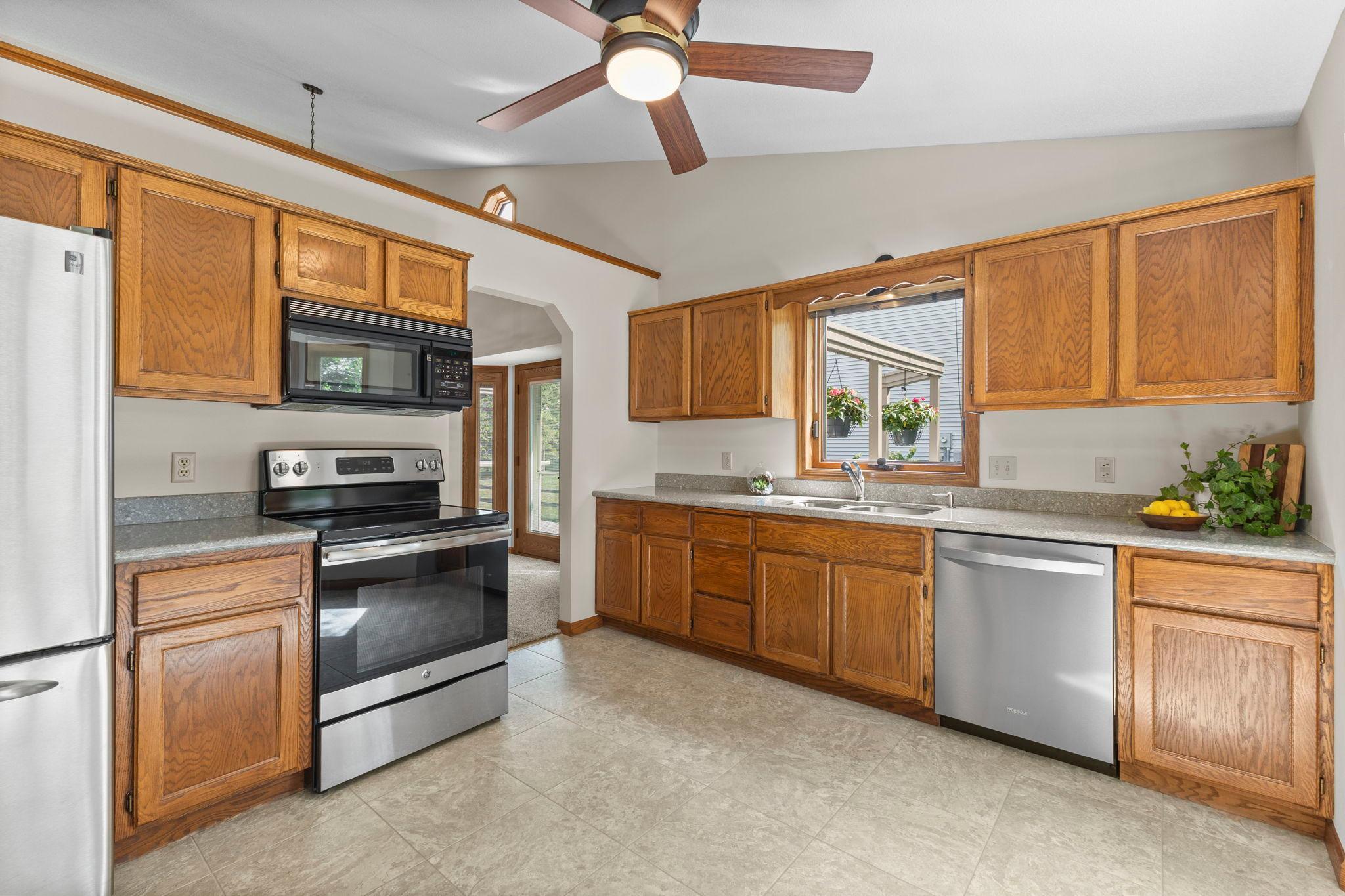 View of Residential at 987 Kettle Creek Road, Eagan MN 55123, Eagan (4 of 50) - Mike Wilen | Minnesota Team Real Estate