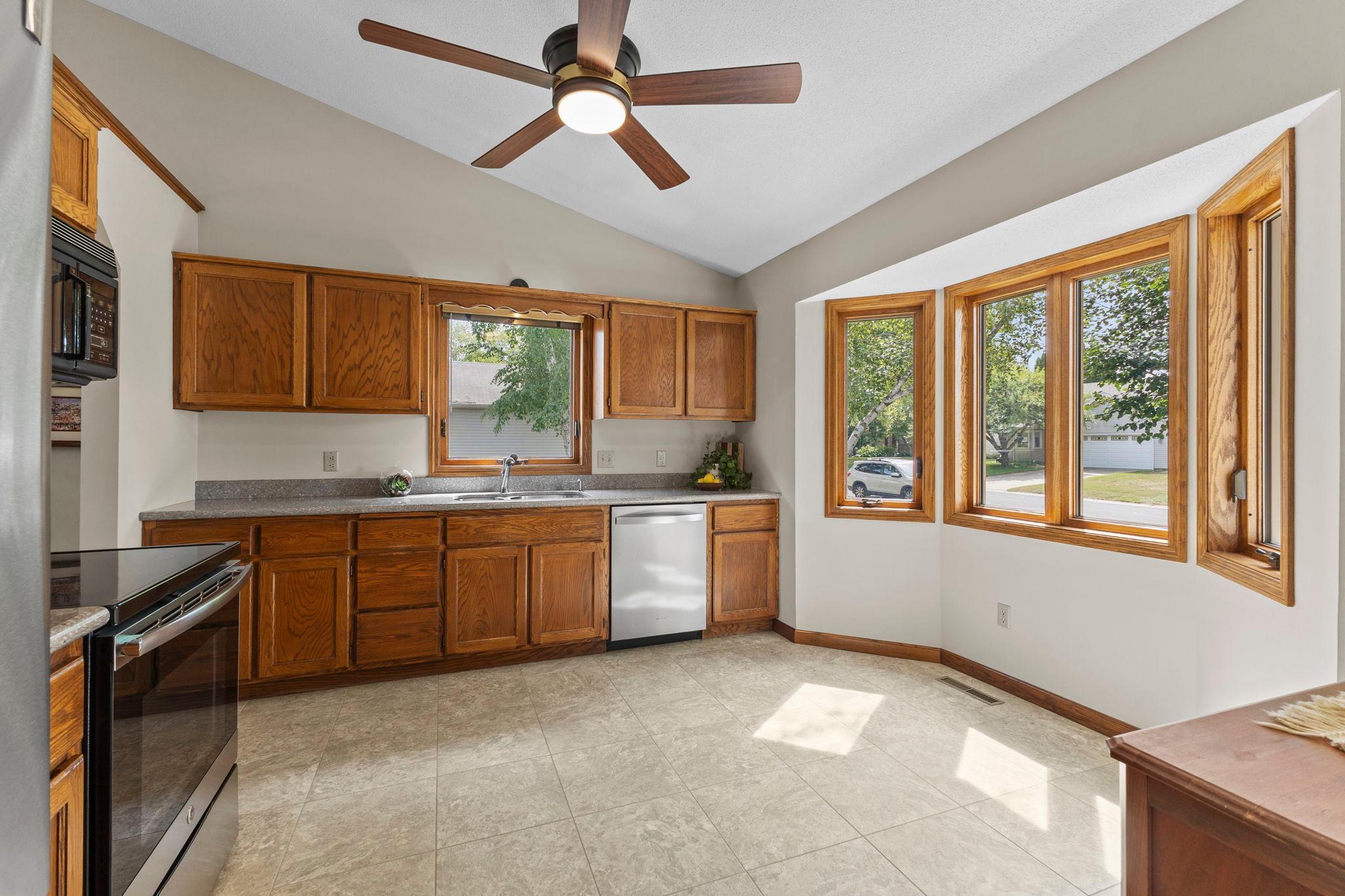 View of Residential at 987 Kettle Creek Road, Eagan MN 55123, Eagan (5 of 50) - Mike Wilen | Minnesota Team Real Estate