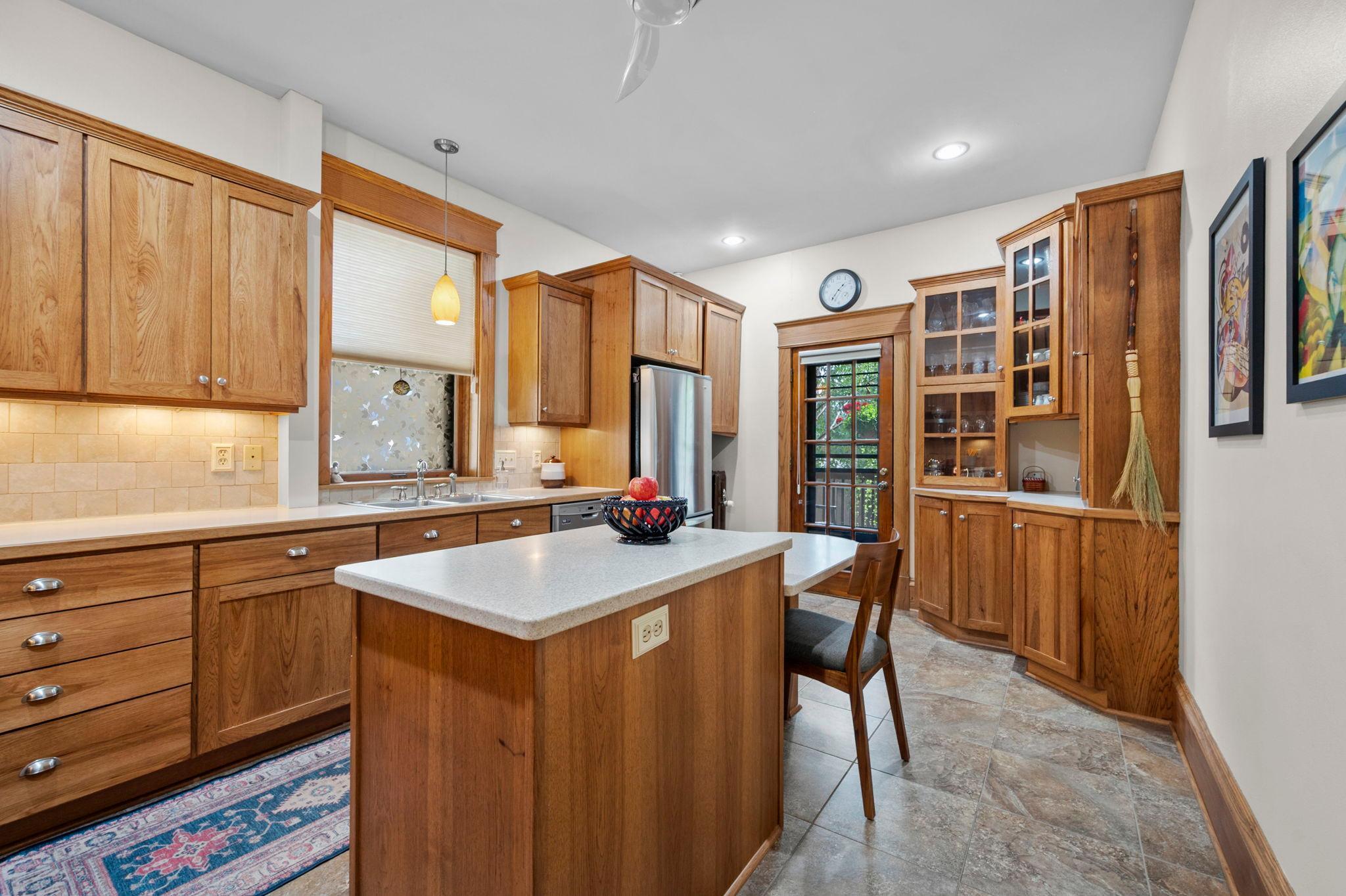 View of Residential at 294 Dayton Avenue #1E, Saint Paul MN 55102, Saint Paul (17 of 46) - Mike Wilen | Minnesota Team Real Estate