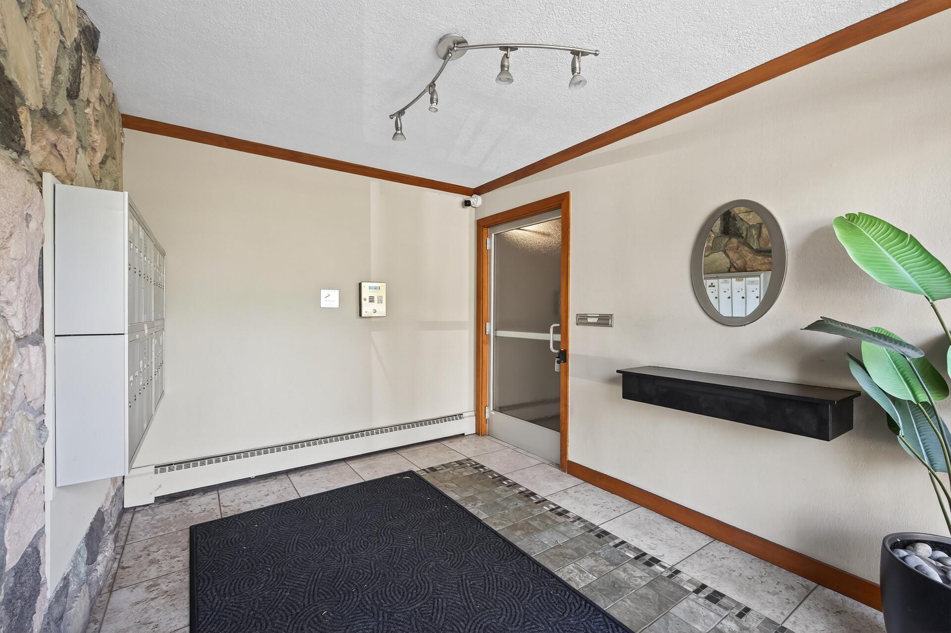 View of Residential at 821 Douglas Avenue #204, Minneapolis MN 55403, Minneapolis (17 of 29) - Mike Wilen | Minnesota Team Real Estate