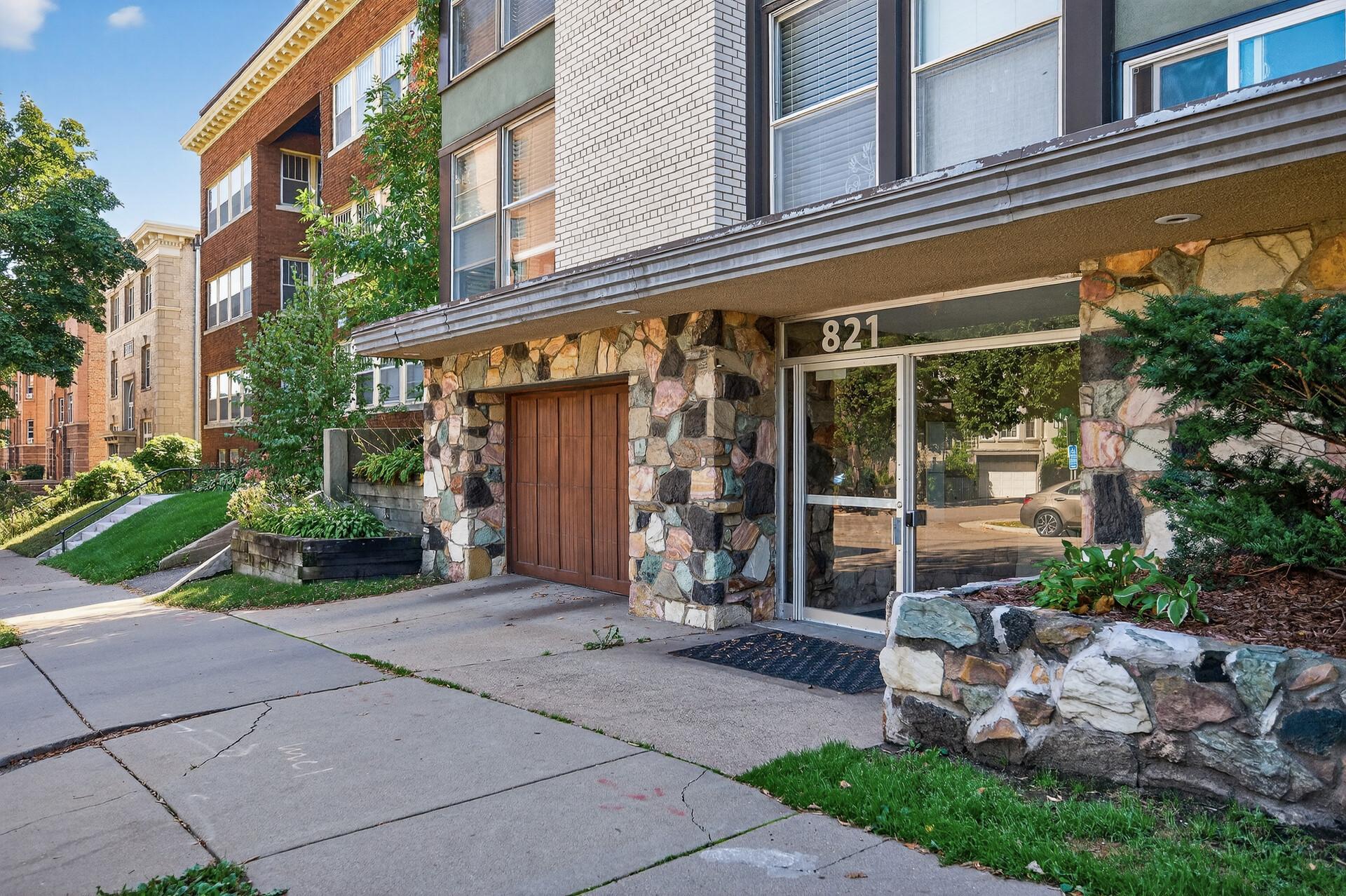 View of Residential at 821 Douglas Avenue #204, Minneapolis MN 55403, Minneapolis (23 of 29) - Mike Wilen | Minnesota Team Real Estate