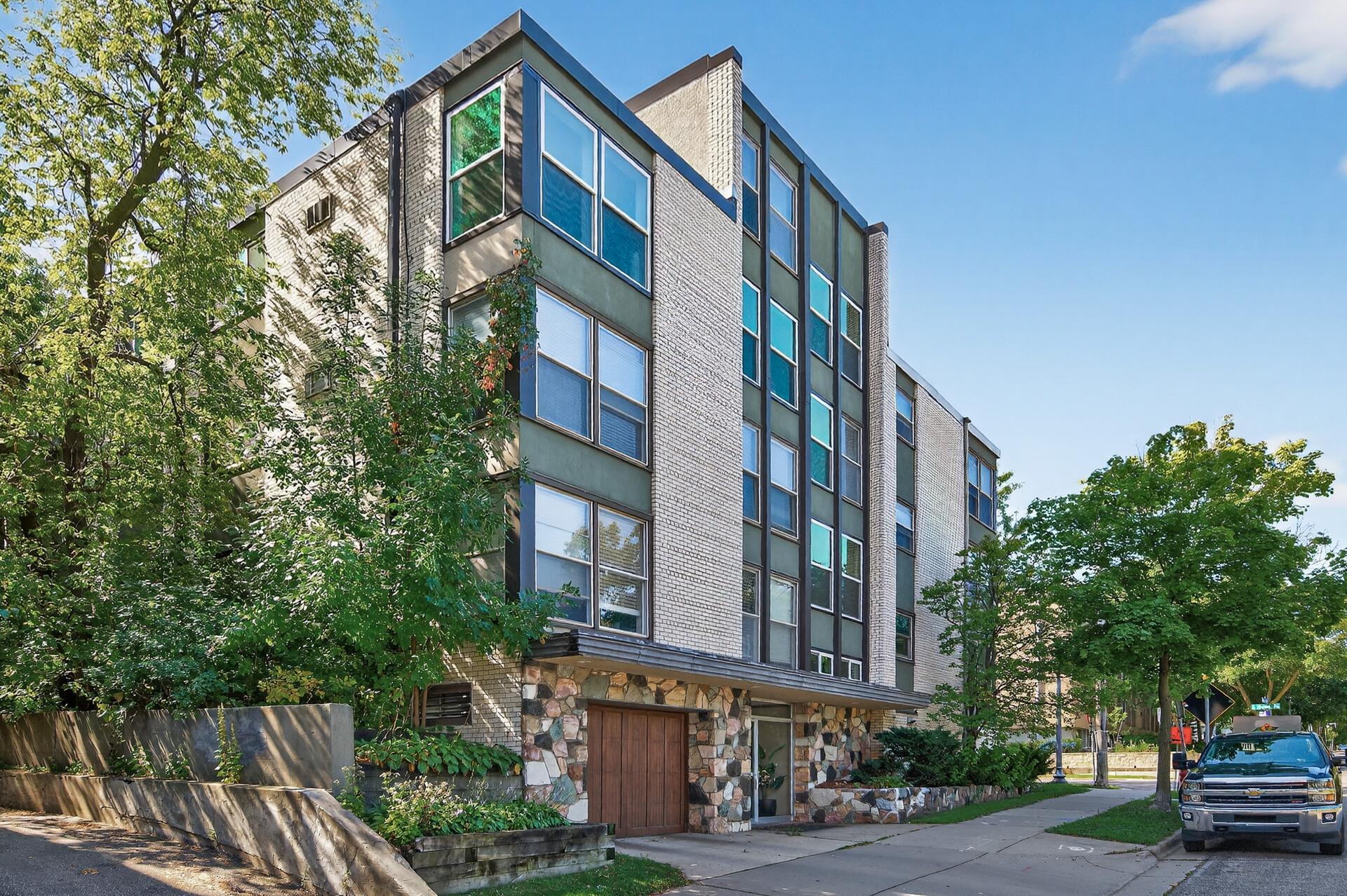 View of Residential at 821 Douglas Avenue #204, Minneapolis MN 55403, Minneapolis (24 of 29) - Mike Wilen | Minnesota Team Real Estate
