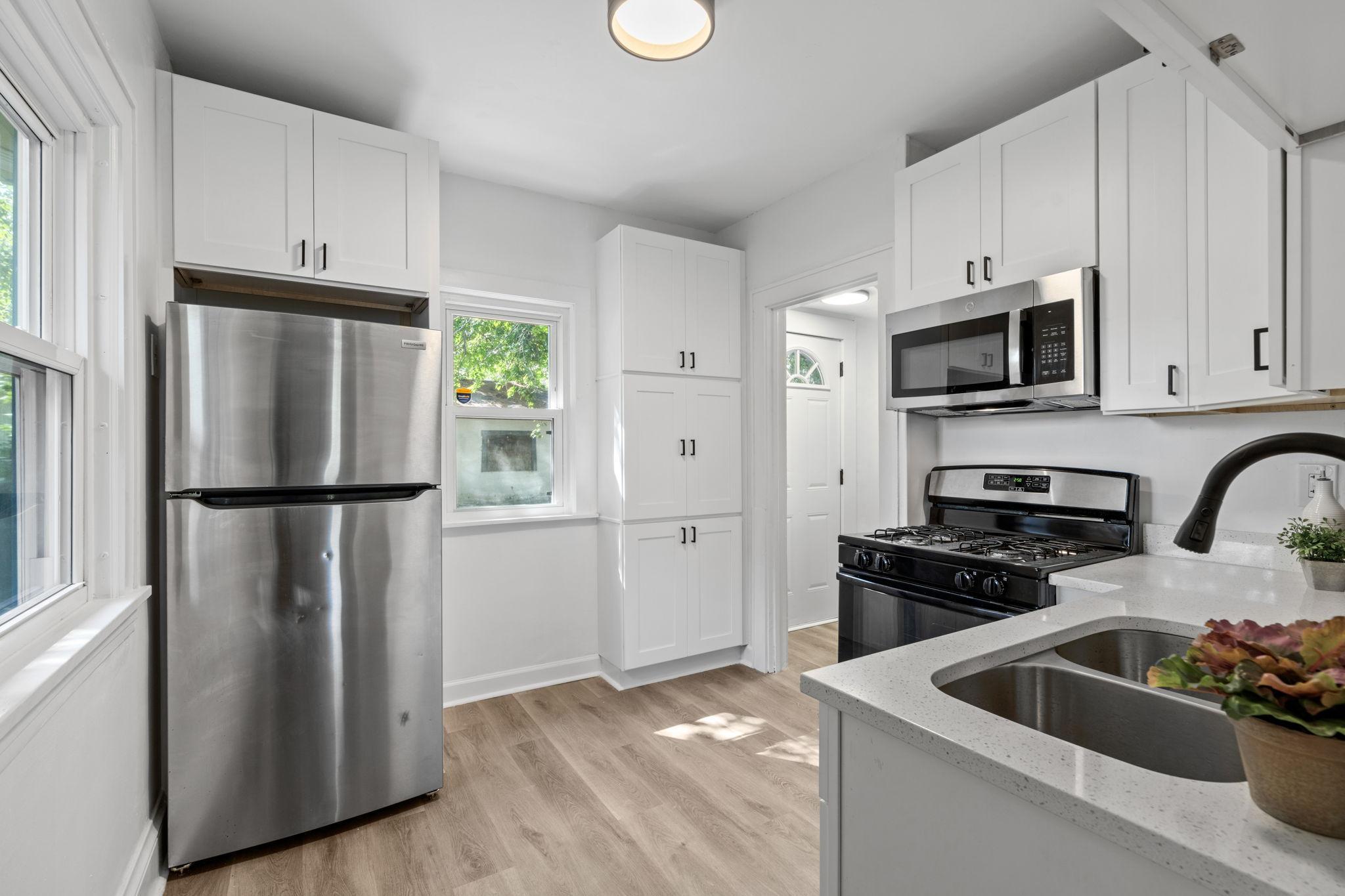 View of Residential at 3447 James Avenue, Minneapolis MN 55412, Minneapolis (5 of 30) - Mike Wilen | Minnesota Team Real Estate