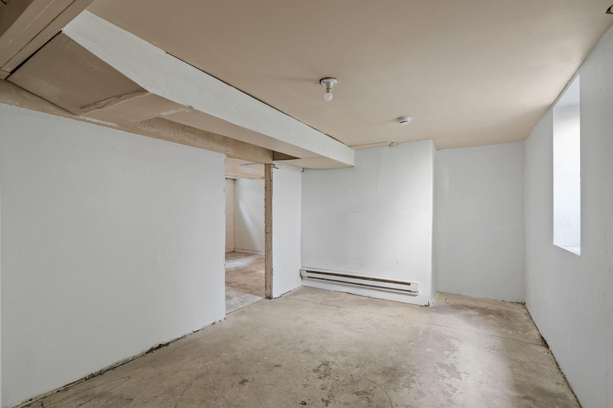 View of Residential at 3447 James Avenue, Minneapolis MN 55412, Minneapolis (28 of 30) - Mike Wilen | Minnesota Team Real Estate