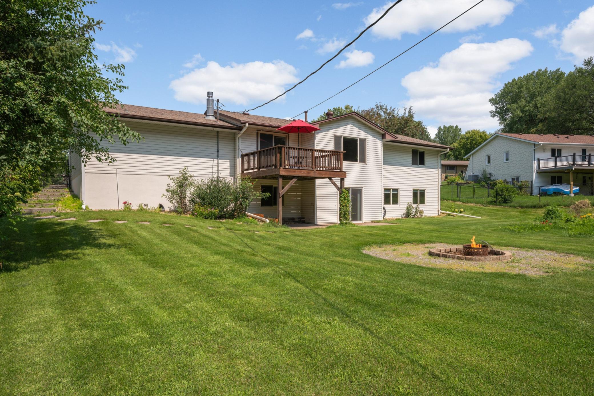 View of Residential at 13712 Wellington Crescent, Burnsville MN 55337, Burnsville (29 of 34) - Mike Wilen | Minnesota Team Real Estate