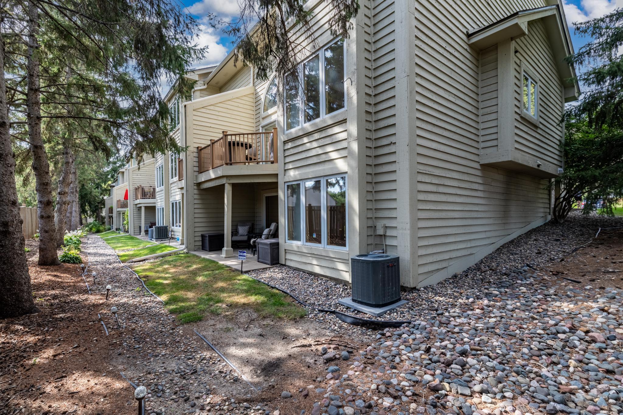 View of Residential at 7096 Cahill Road, Edina MN 55439, Edina (39 of 47) - Mike Wilen | Minnesota Team Real Estate