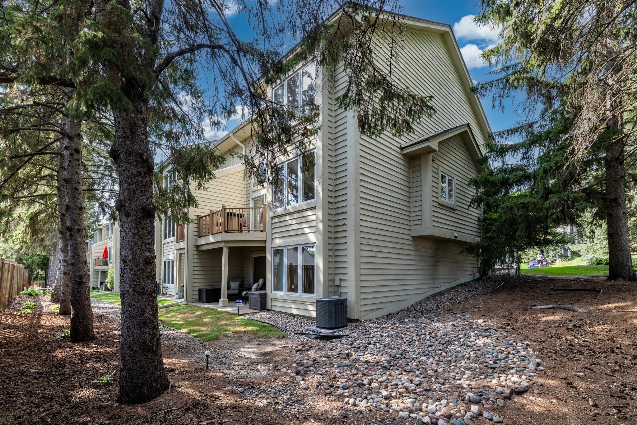 View of Residential at 7096 Cahill Road, Edina MN 55439, Edina (38 of 47) - Mike Wilen | Minnesota Team Real Estate