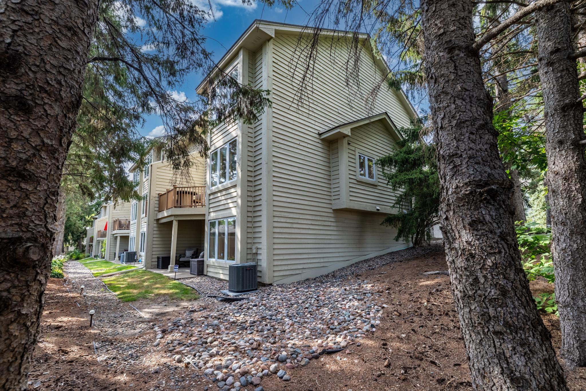 View of Residential at 7096 Cahill Road, Edina MN 55439, Edina (37 of 47) - Mike Wilen | Minnesota Team Real Estate