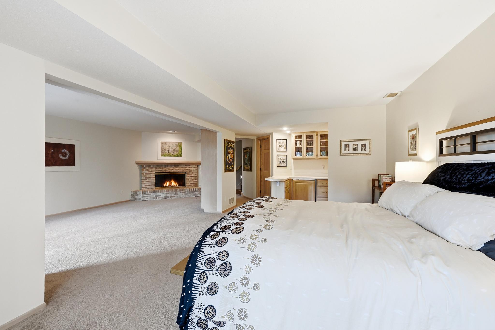 View of Residential at 7096 Cahill Road, Edina MN 55439, Edina (25 of 47) - Mike Wilen | Minnesota Team Real Estate
