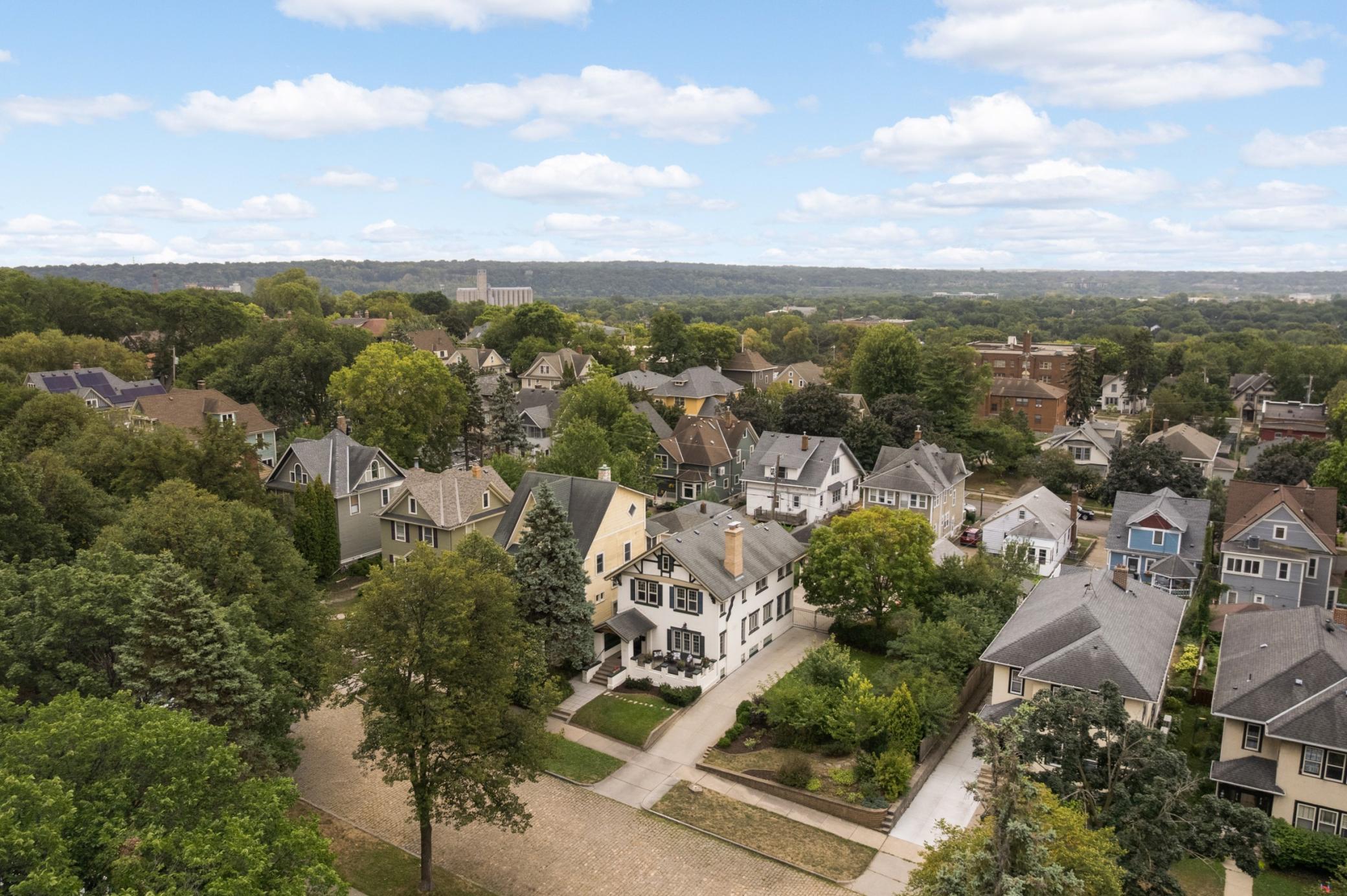 View of Residential at 904 Osceola Avenue, Saint Paul MN 55105, Saint Paul (3 of 32) - Mike Wilen | Minnesota Team Real Estate