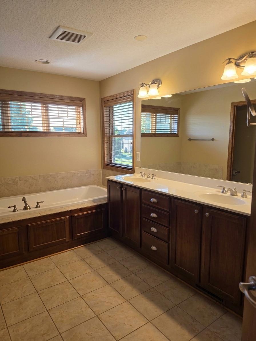 View of Residential at 10742 Maple Boulevard, Woodbury MN 55129, Woodbury (36 of 53) - Mike Wilen | Minnesota Team Real Estate