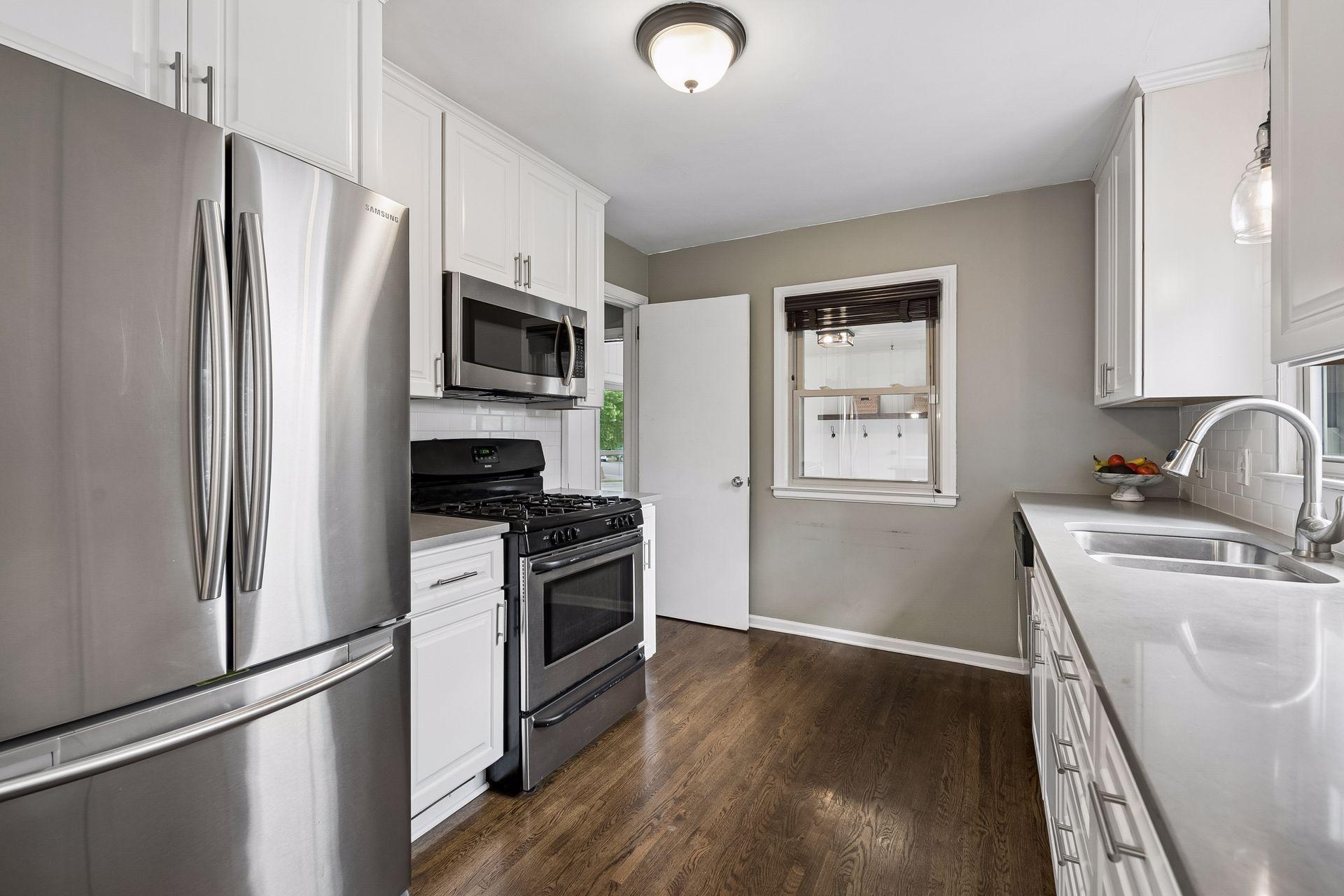 View of Residential at 6605 Cedar Lake Road, Saint Louis Park MN 55426, Saint Louis Park (11 of 42) - Mike Wilen | Minnesota Team Real Estate