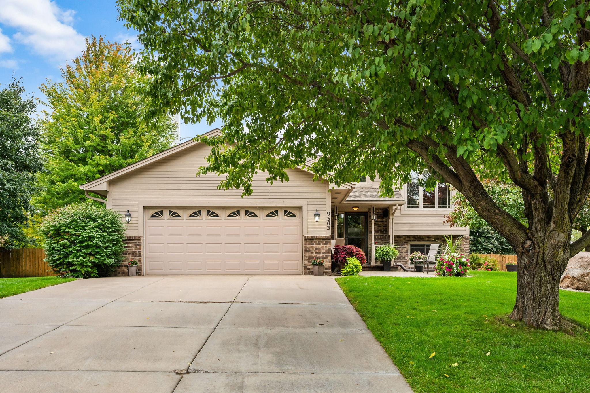 View of Single Family at 9303 Washburn Avenue, Brooklyn Park - Mike Wilen | Minnesota Team Real Estate