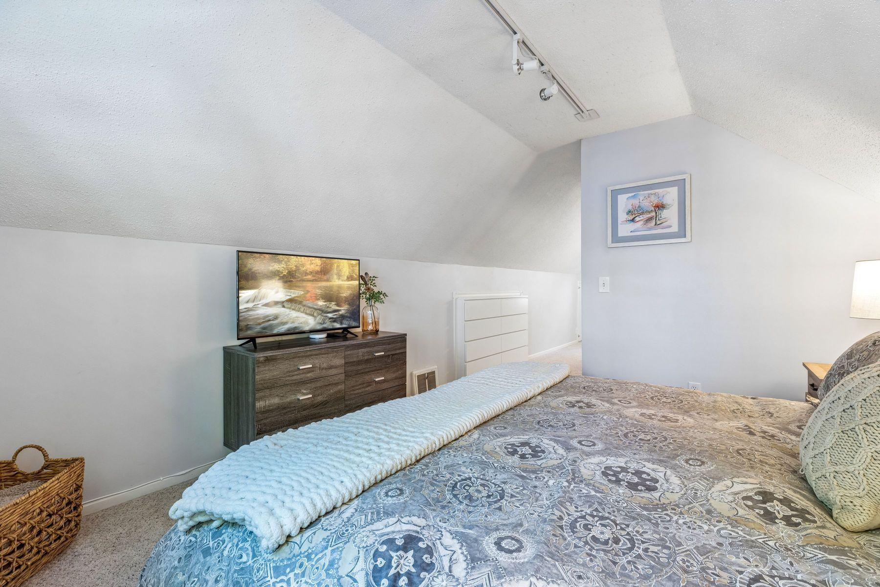 View of Residential at 2824 Idaho Avenue, Saint Louis Park MN 55426, Saint Louis Park (23 of 41) - Mike Wilen | Minnesota Team Real Estate