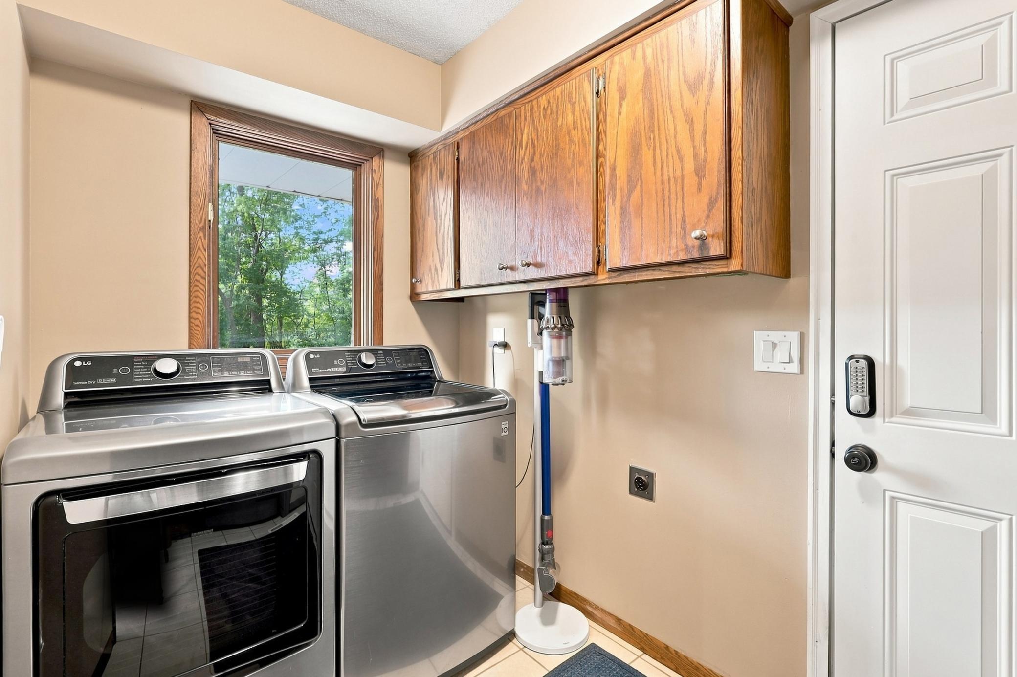 View of Residential at 2917 Sequoia Court, Burnsville MN 55337, Burnsville (14 of 61) - Mike Wilen | Minnesota Team Real Estate