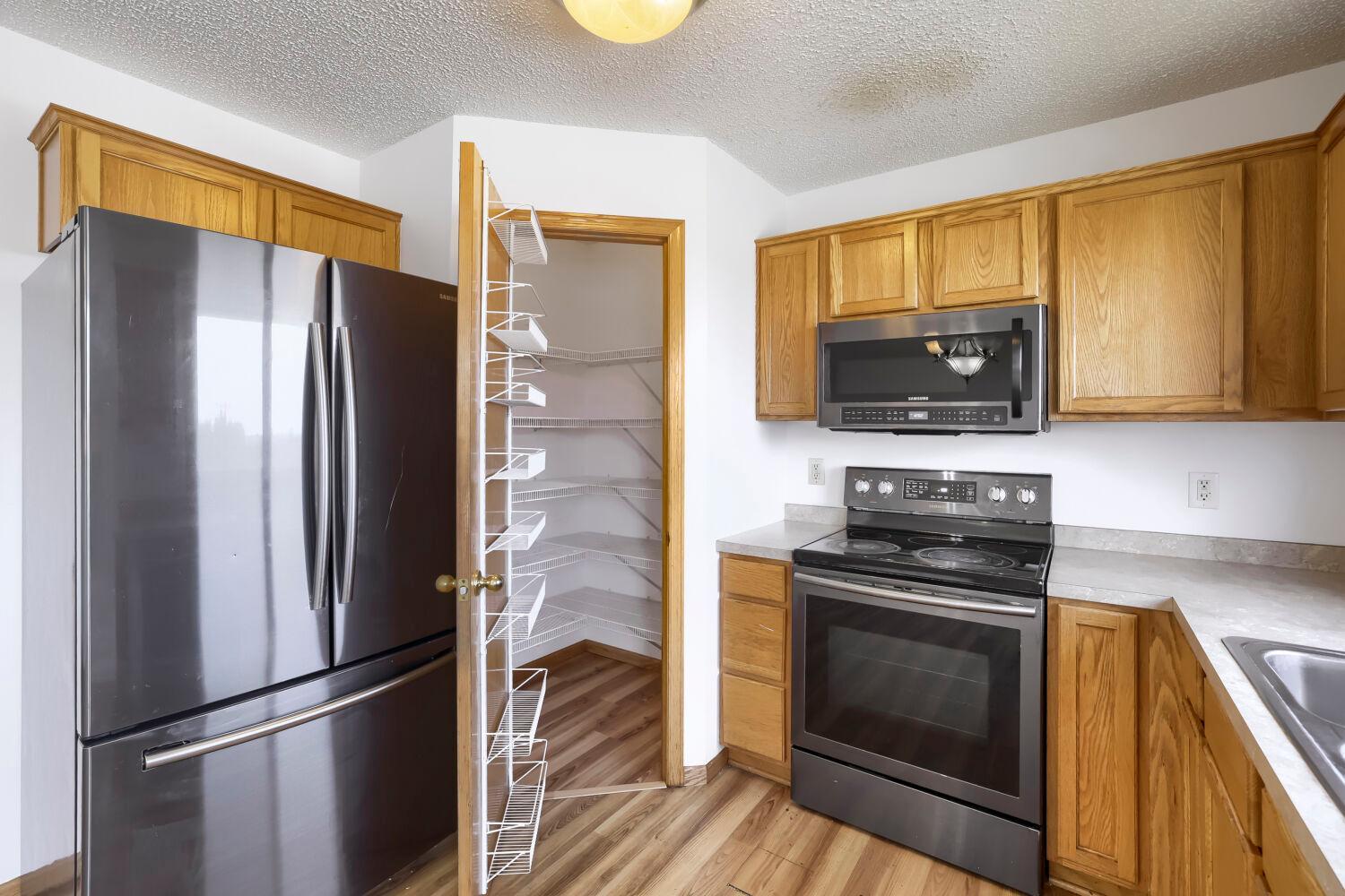 View of Residential at 4024 Blakewood Drive, Shakopee MN 55379, Shakopee (14 of 27) - Mike Wilen | Minnesota Team Real Estate