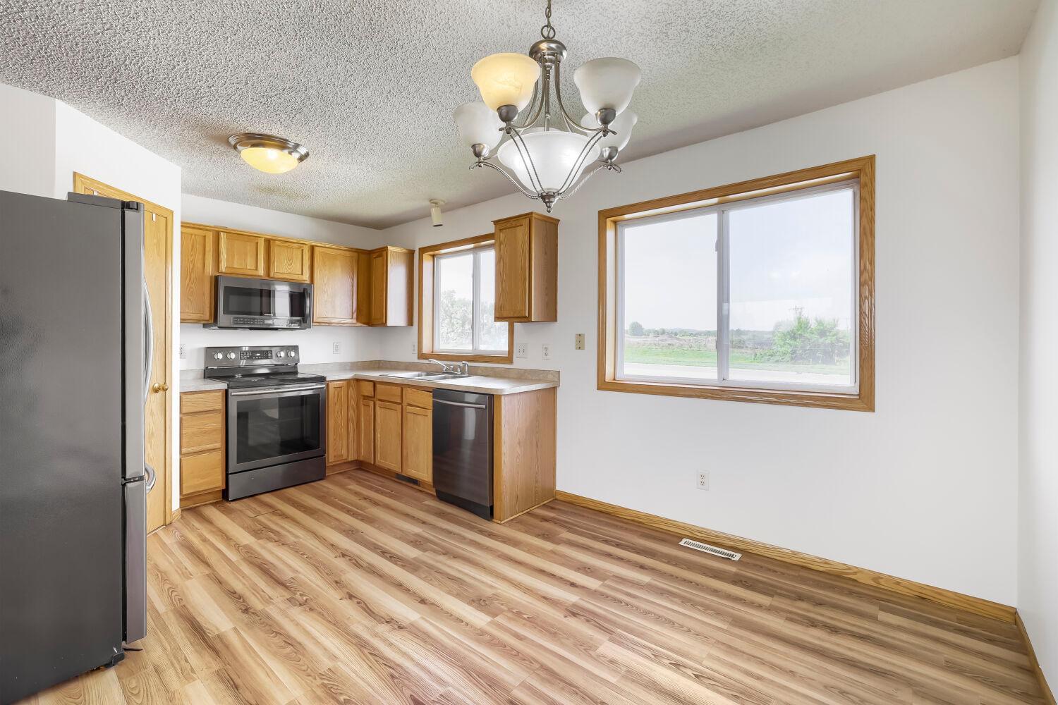 View of Residential at 4024 Blakewood Drive, Shakopee MN 55379, Shakopee (8 of 27) - Mike Wilen | Minnesota Team Real Estate