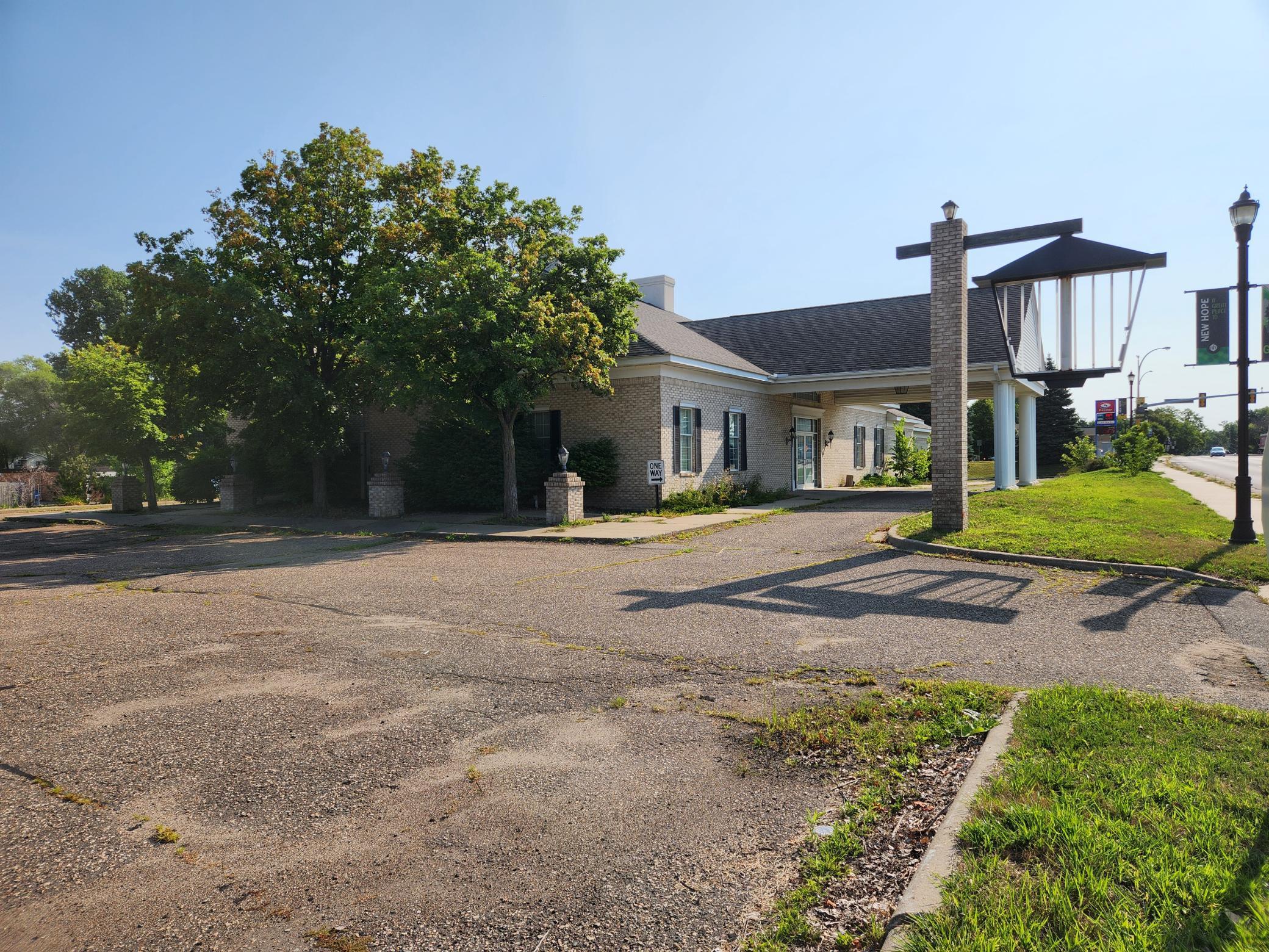View of Commercial Sale at 7300 42nd Avenue, New Hope MN 55427, New Hope (3 of 14) - Mike Wilen | Minnesota Team Real Estate