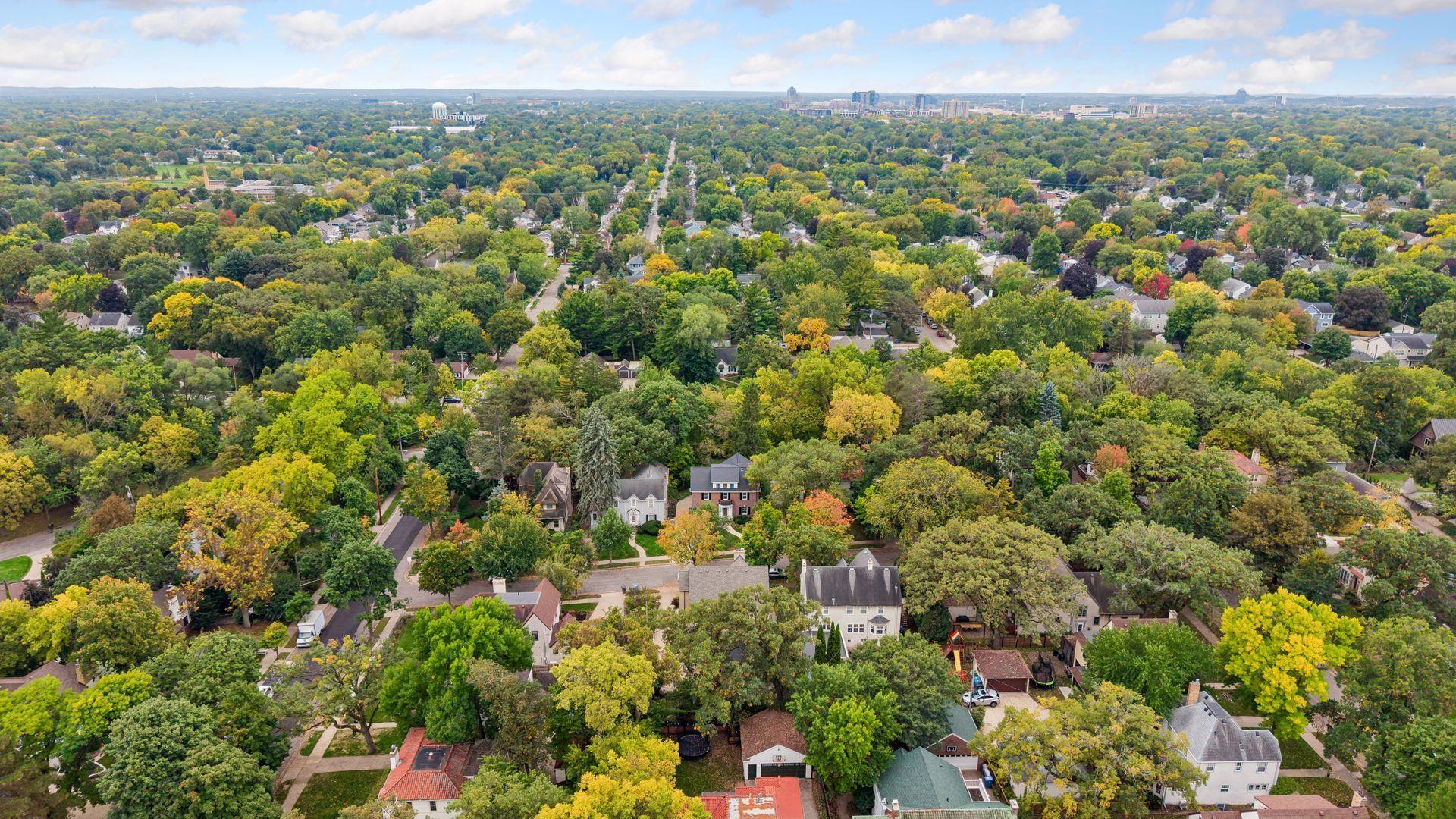 View of Residential at 2817 Brookwood Terrace, Minneapolis MN 55410, Minneapolis (47 of 62) - Mike Wilen | Minnesota Team Real Estate