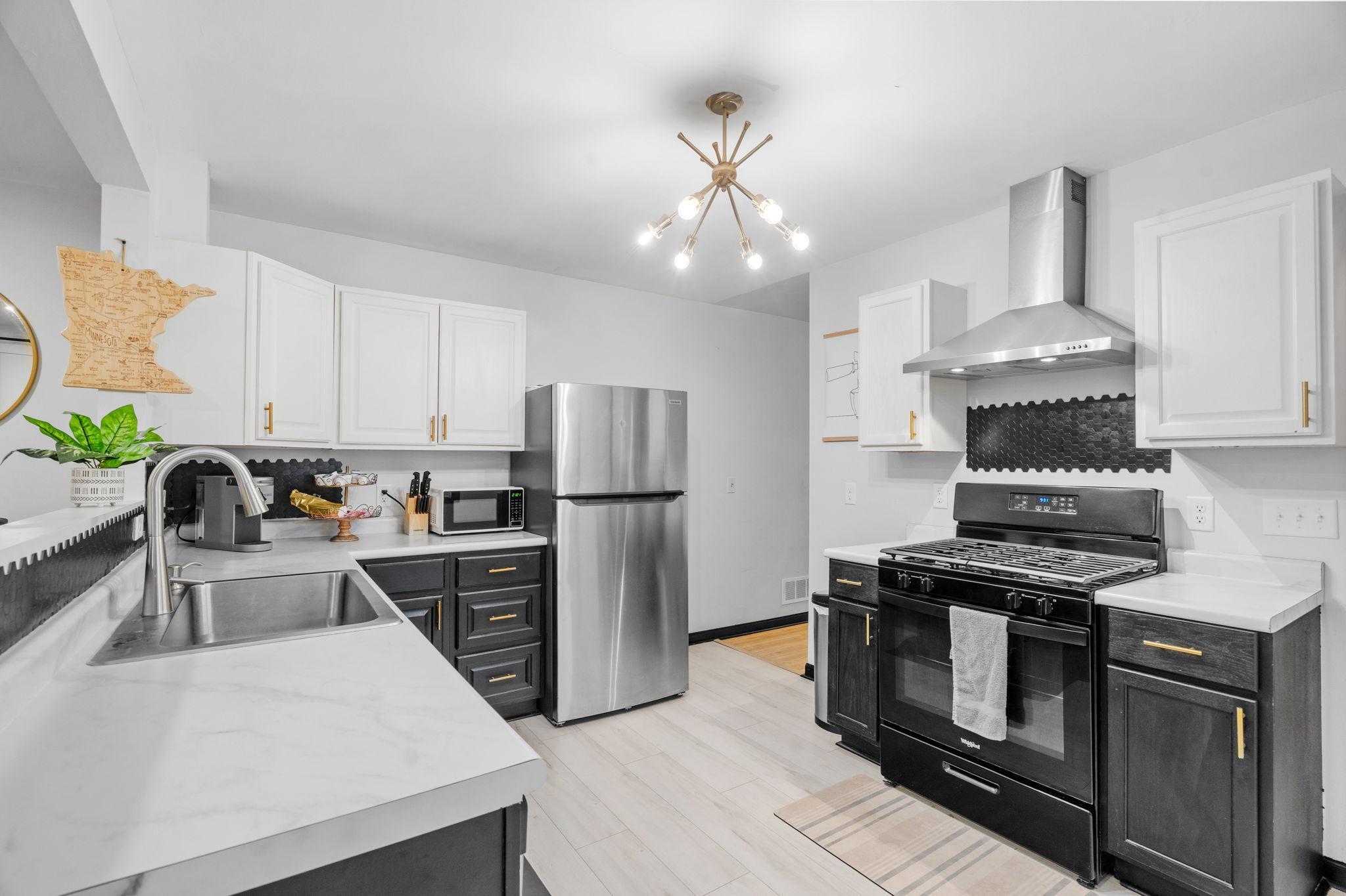 View of Residential Income at 3952 Bloomington Avenue, Minneapolis MN 55407, Minneapolis (8 of 44) - Mike Wilen | Minnesota Team Real Estate
