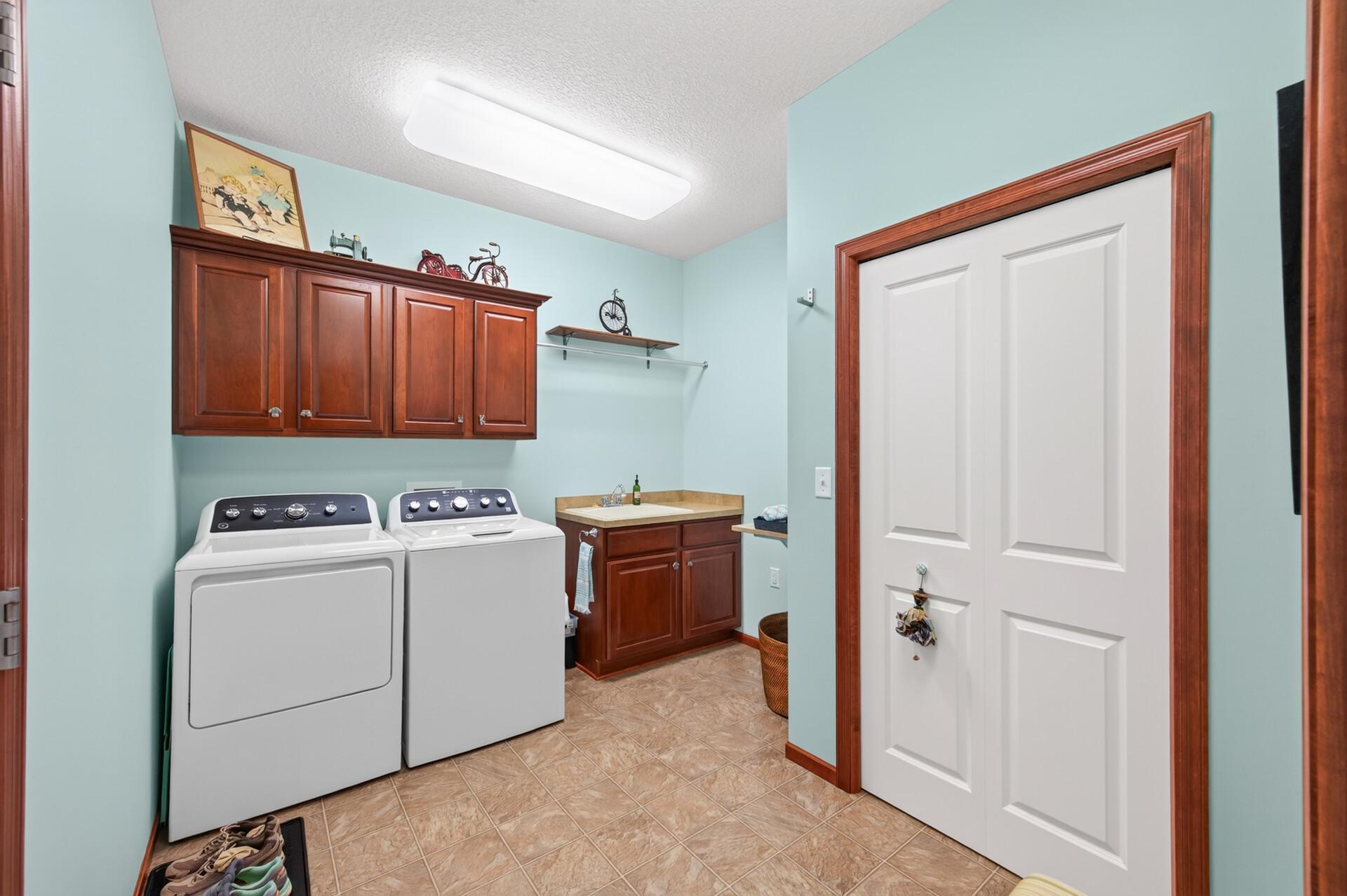 View of Residential at 677 Lake Ridge Drive, Woodbury MN 55129, Woodbury (42 of 49) - Mike Wilen | Minnesota Team Real Estate