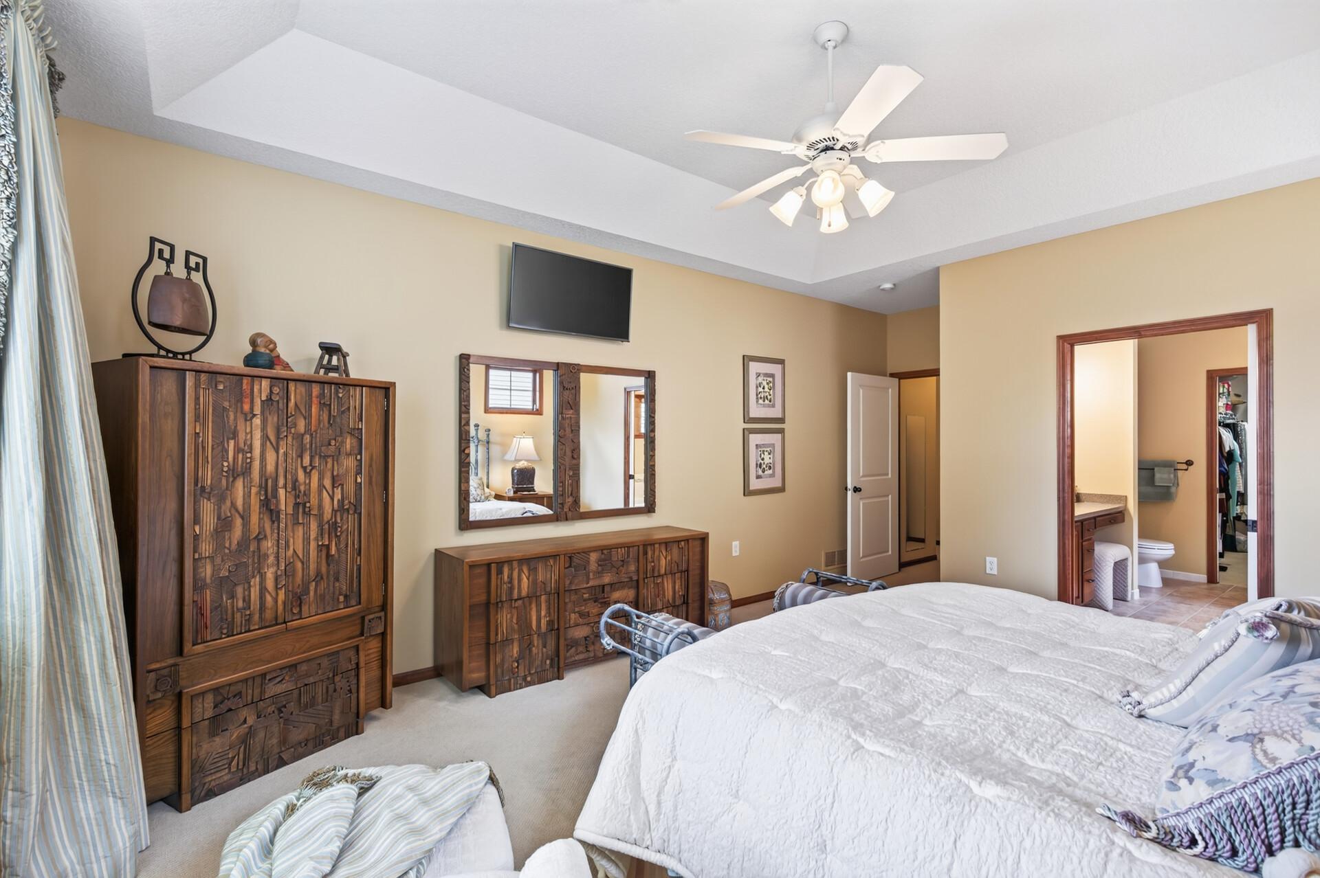 View of Residential at 677 Lake Ridge Drive, Woodbury MN 55129, Woodbury (27 of 49) - Mike Wilen | Minnesota Team Real Estate