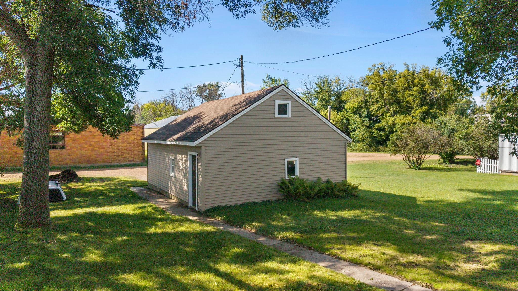 View of Residential at 152 Boulevard Avenue, Montgomery MN 56069, Montgomery (17 of 23) - Mike Wilen | Minnesota Team Real Estate