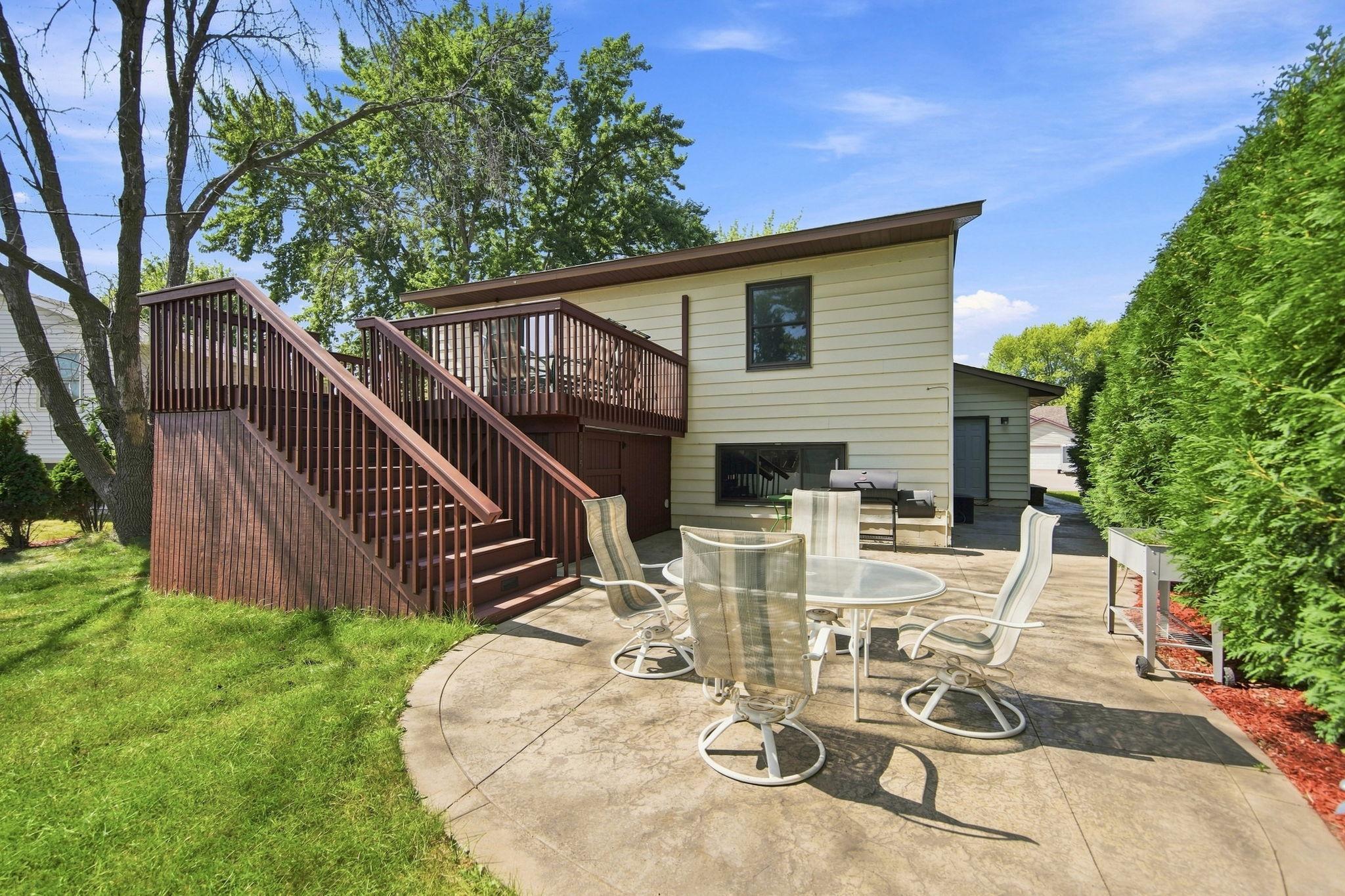 View of Residential at 2375 Helena Road, Oakdale MN 55128, Oakdale (36 of 40) - Mike Wilen | Minnesota Team Real Estate