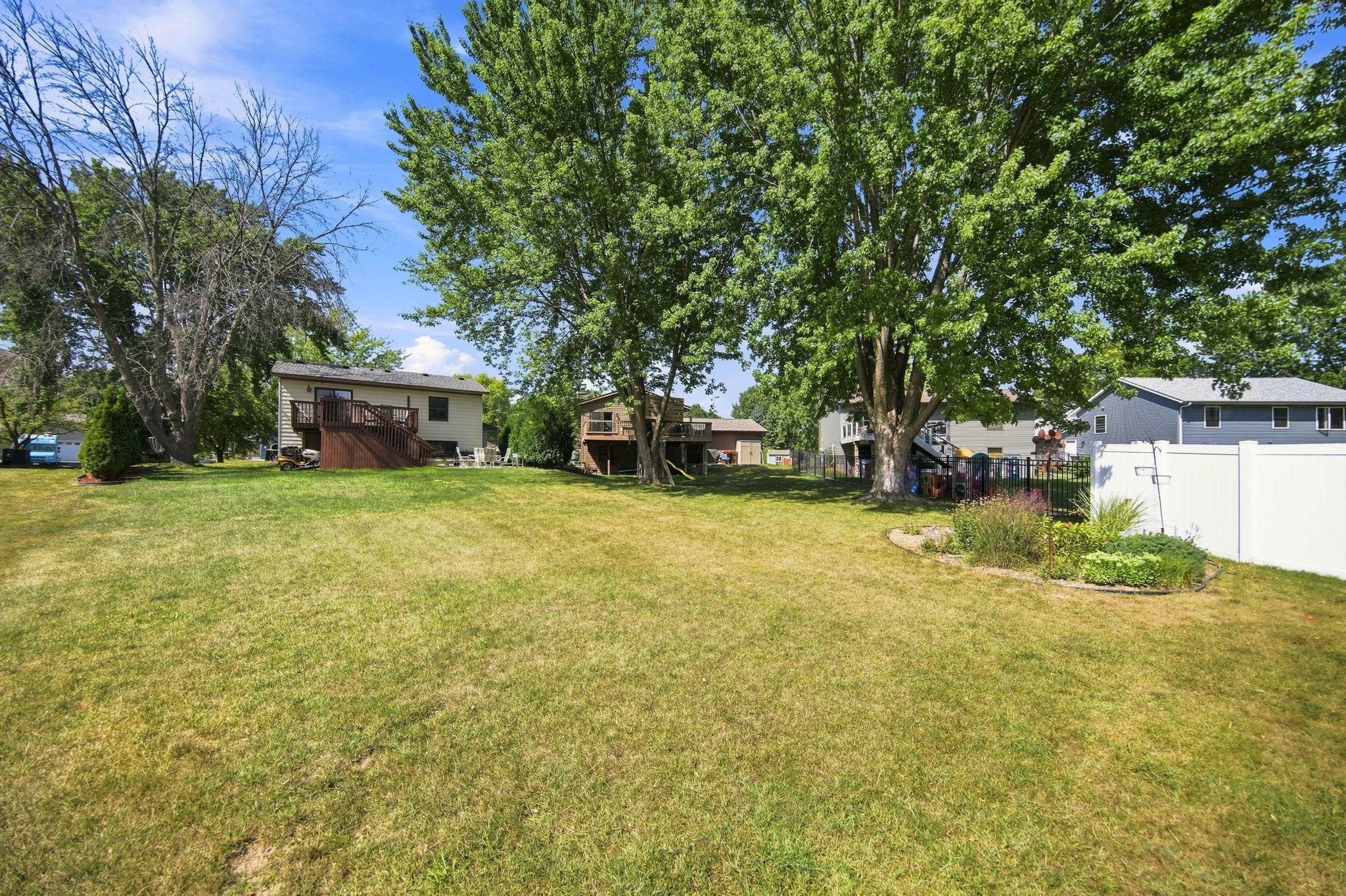 View of Residential at 2375 Helena Road, Oakdale MN 55128, Oakdale (39 of 40) - Mike Wilen | Minnesota Team Real Estate