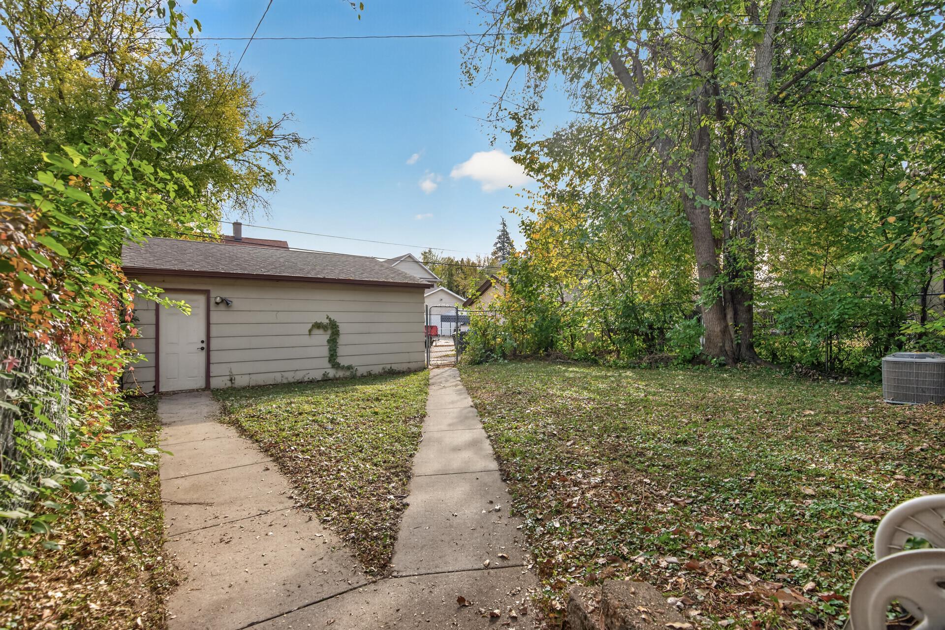 View of Residential at 1422 Queen Avenue, Minneapolis MN 55411, Minneapolis (32 of 35) - Mike Wilen | Minnesota Team Real Estate
