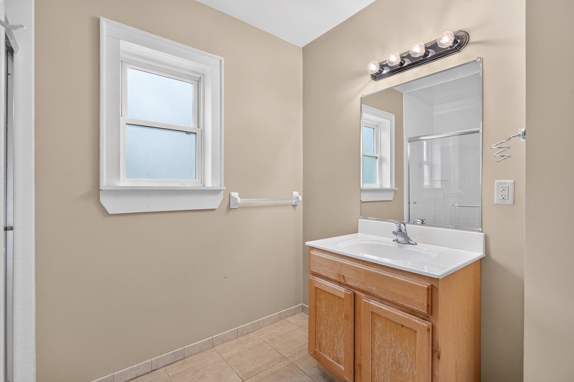View of Residential at 1422 Queen Avenue, Minneapolis MN 55411, Minneapolis (26 of 35) - Mike Wilen | Minnesota Team Real Estate