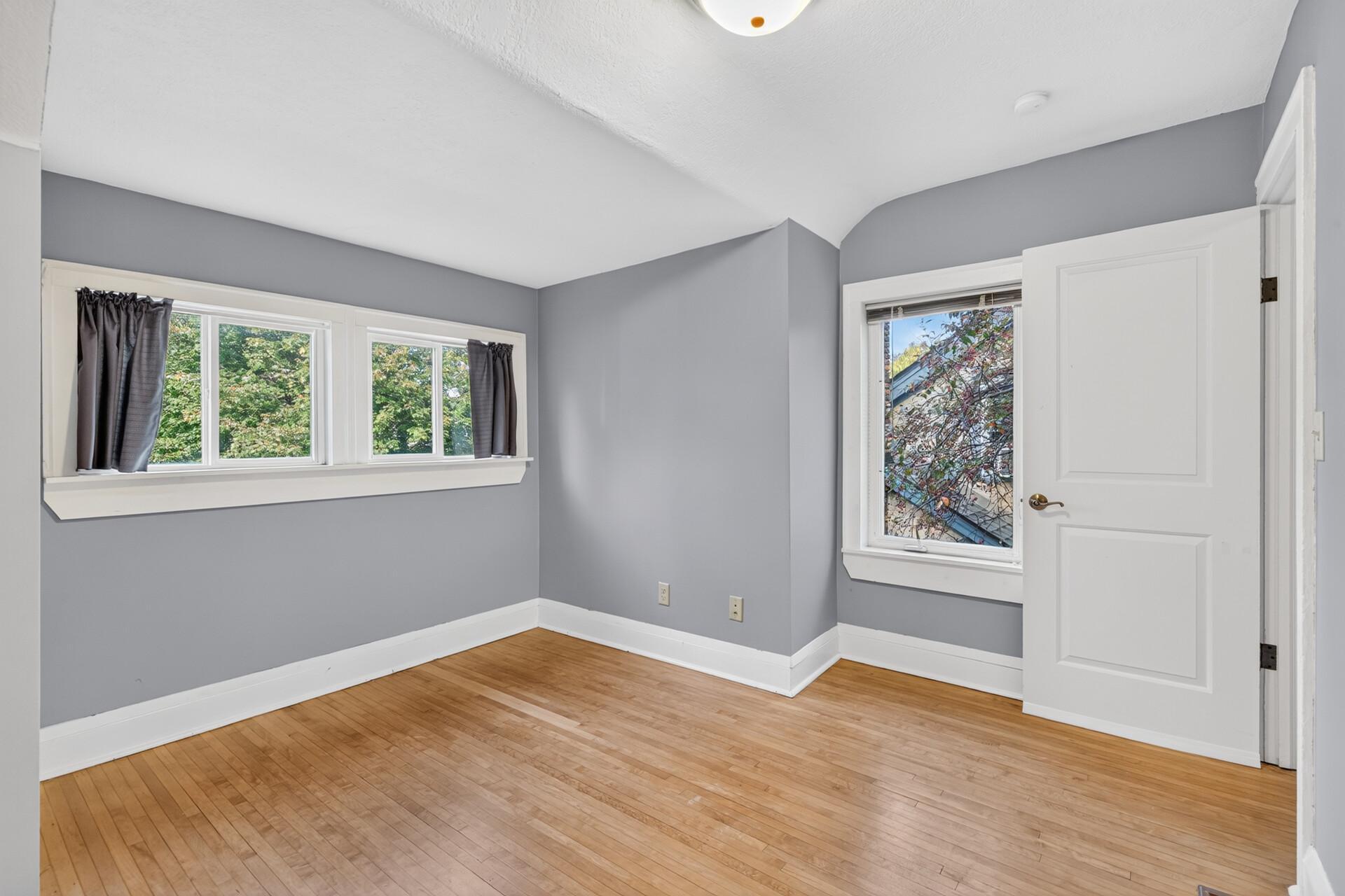 View of Residential at 1422 Queen Avenue, Minneapolis MN 55411, Minneapolis (24 of 35) - Mike Wilen | Minnesota Team Real Estate
