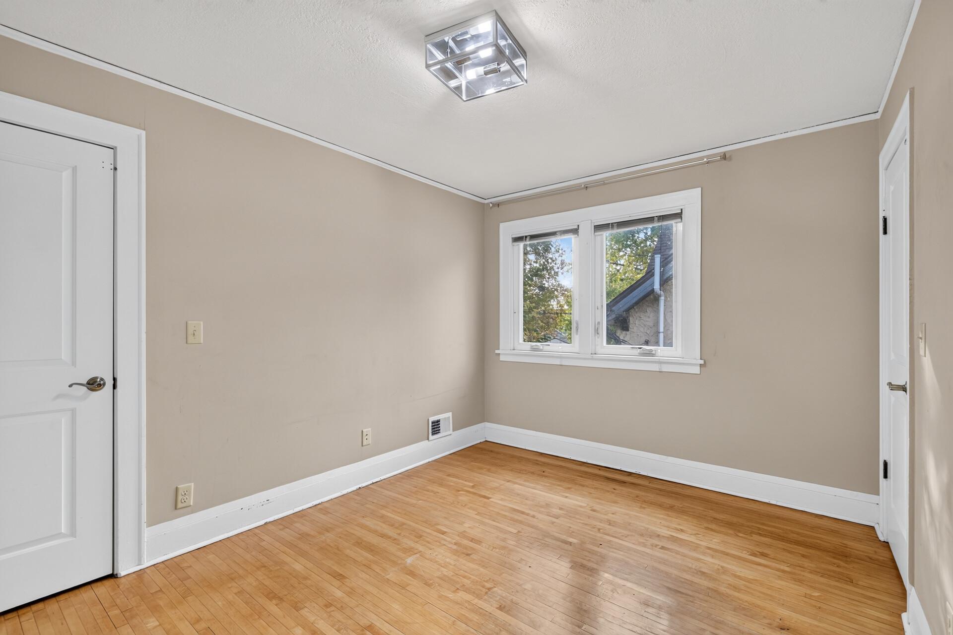 View of Residential at 1422 Queen Avenue, Minneapolis MN 55411, Minneapolis (19 of 35) - Mike Wilen | Minnesota Team Real Estate