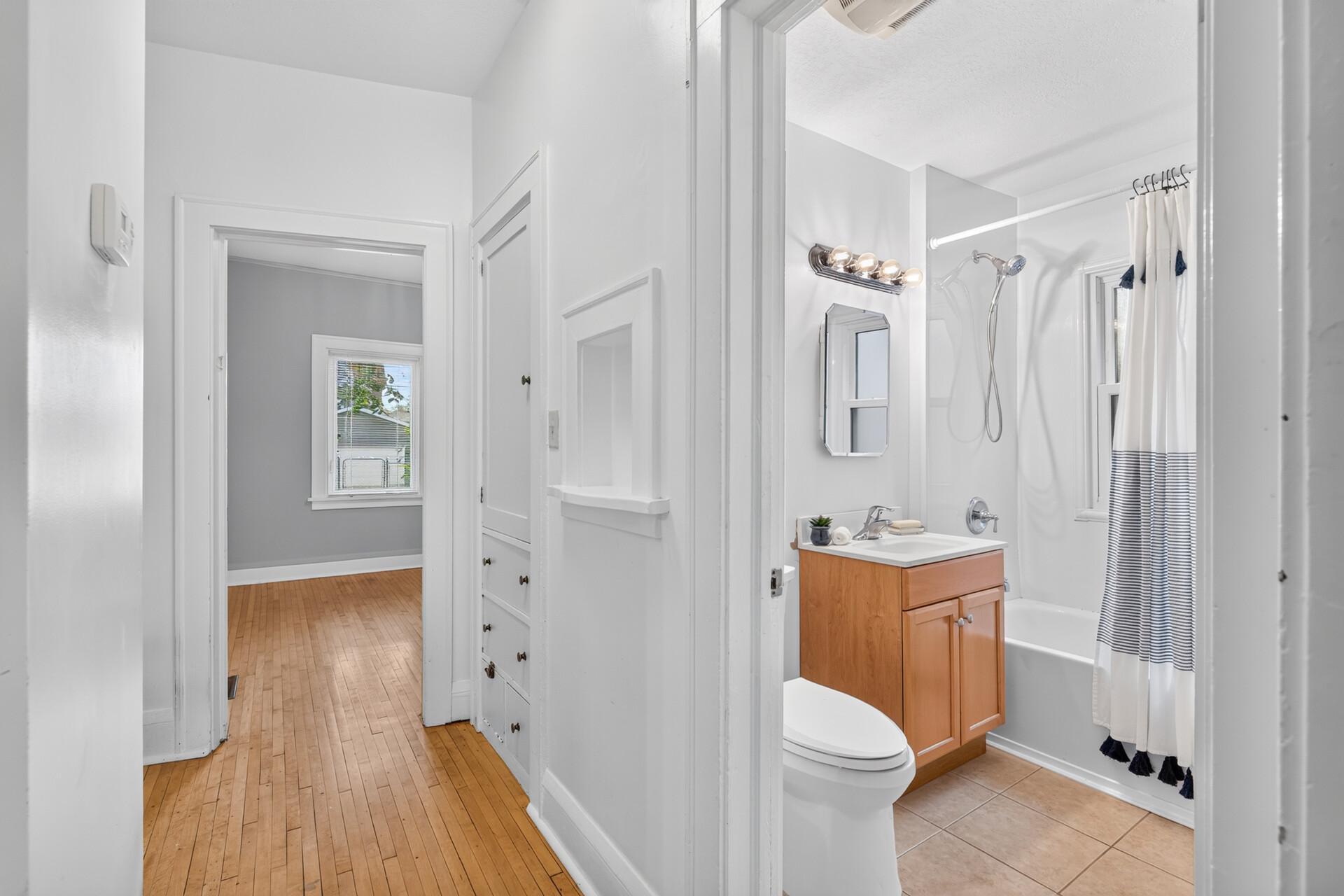 View of Residential at 1422 Queen Avenue, Minneapolis MN 55411, Minneapolis (18 of 35) - Mike Wilen | Minnesota Team Real Estate