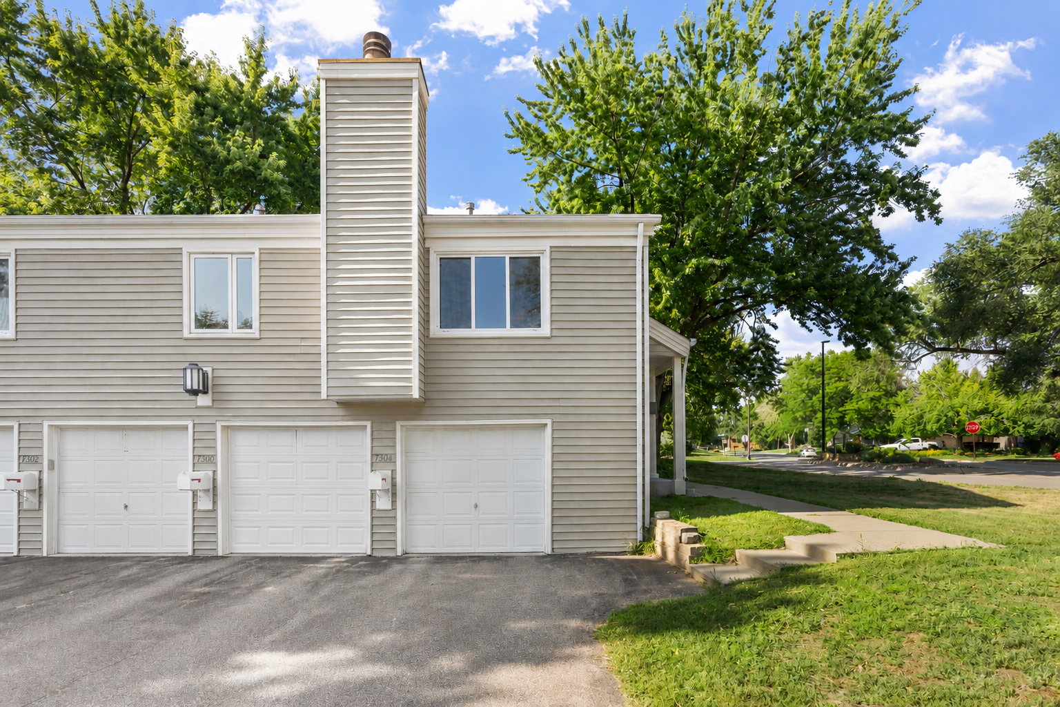 View of Residential at 7304 Landau Drive, Bloomington MN 55438, Bloomington (23 of 24) - Mike Wilen | Minnesota Team Real Estate