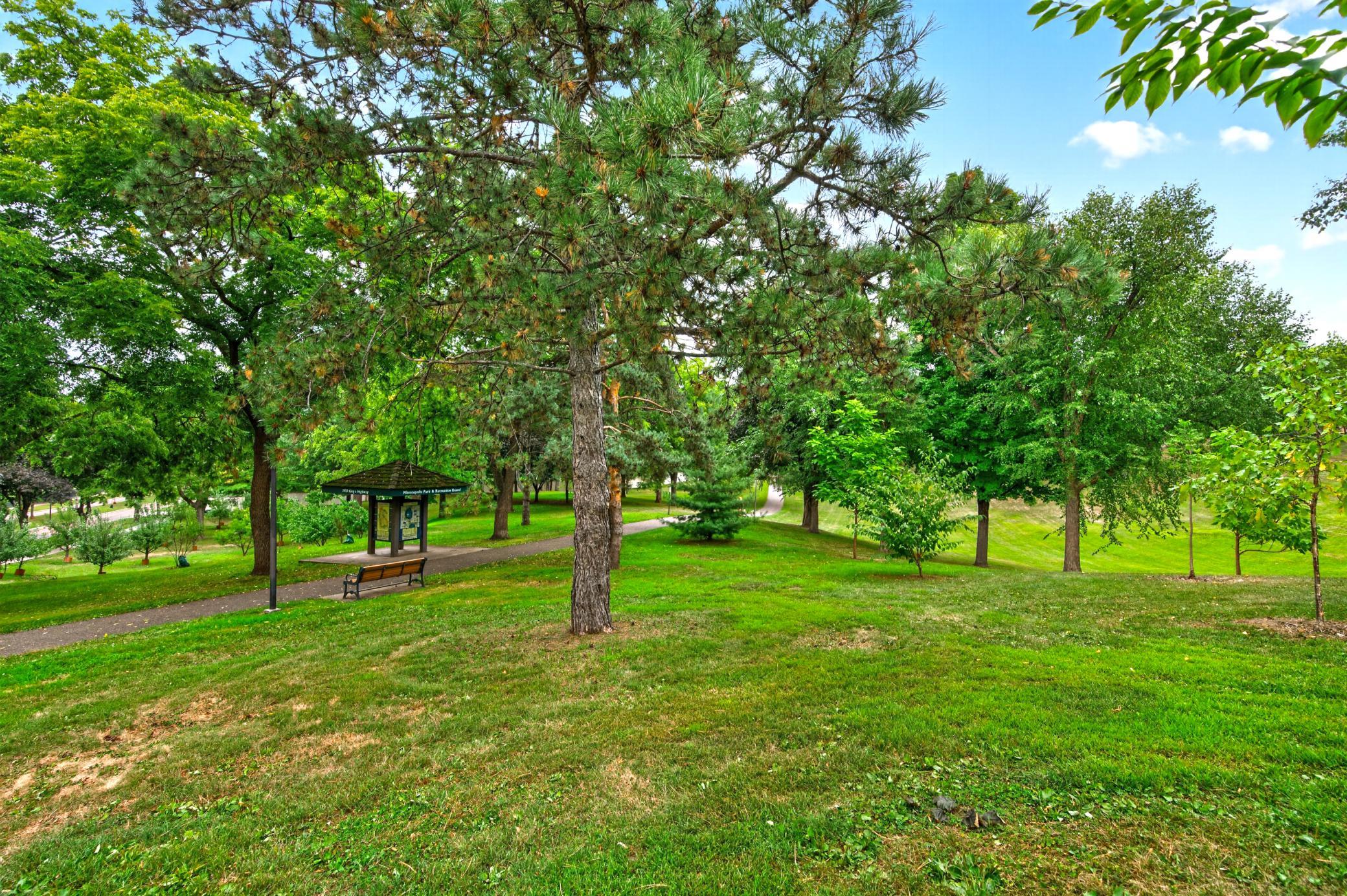 View of Residential at 4037 Grand Avenue, Minneapolis MN 55409, Minneapolis (43 of 51) - Mike Wilen | Minnesota Team Real Estate