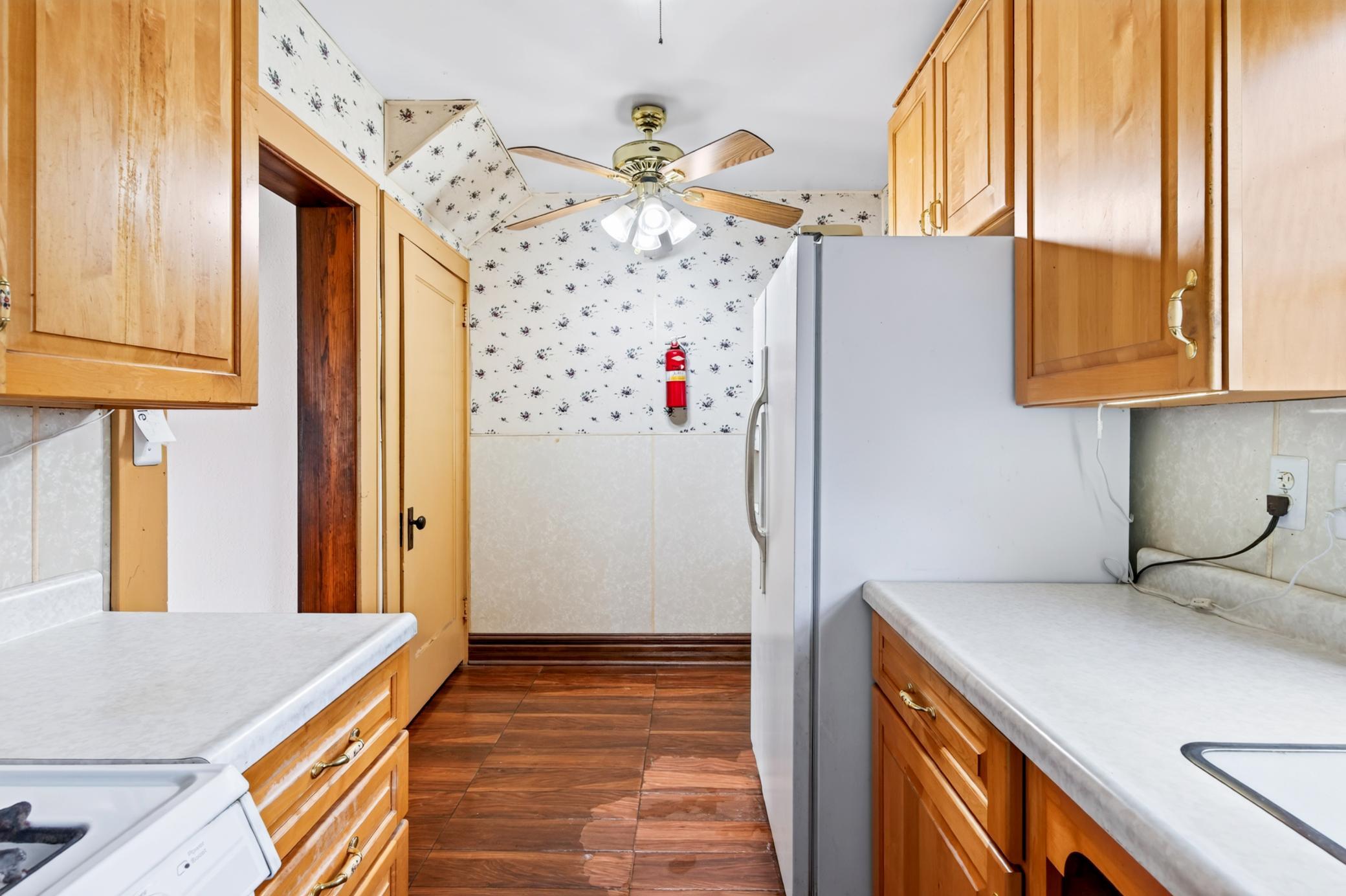View of Residential at 4037 Grand Avenue, Minneapolis MN 55409, Minneapolis (16 of 51) - Mike Wilen | Minnesota Team Real Estate