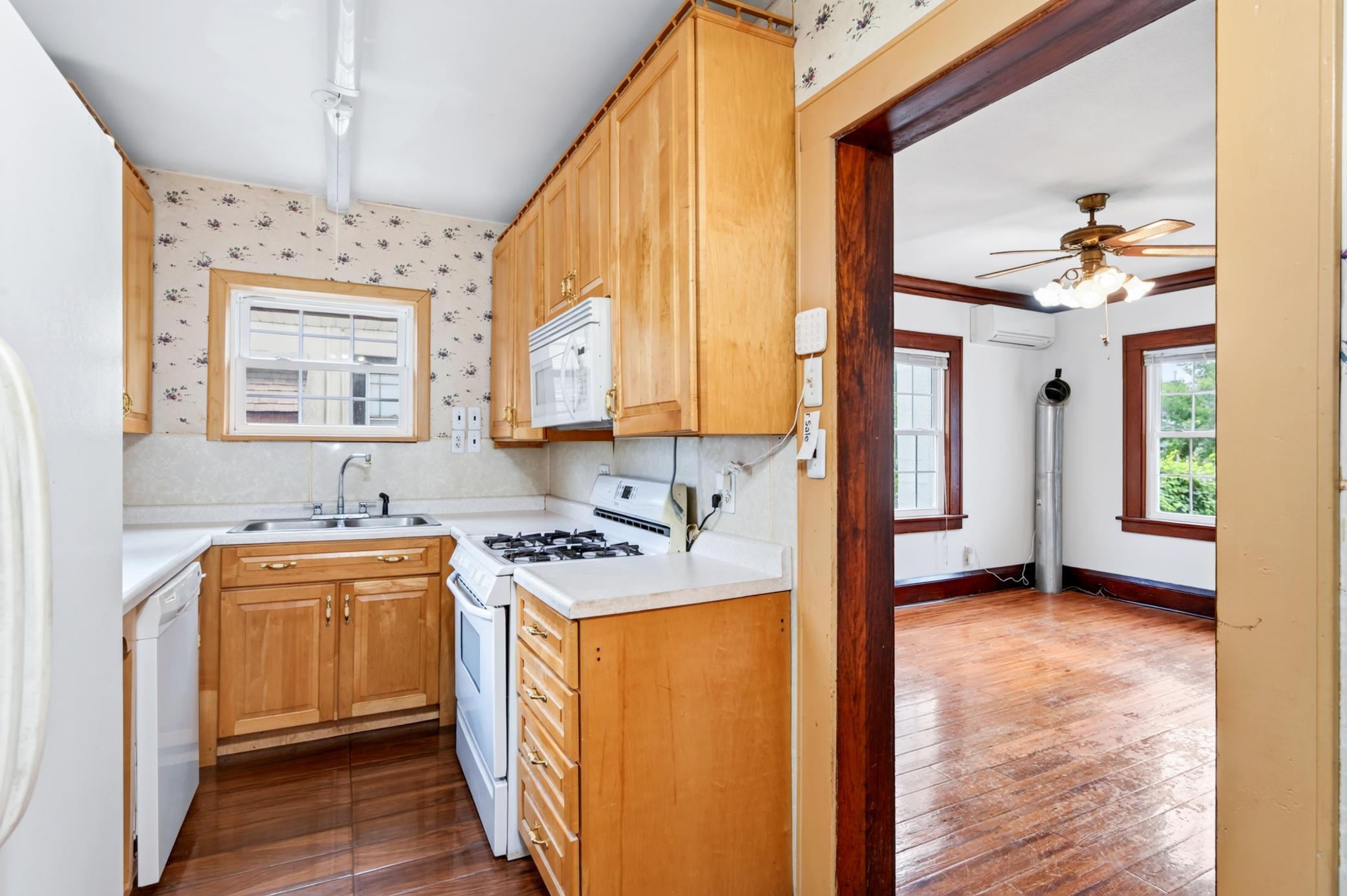 View of Residential at 4037 Grand Avenue, Minneapolis MN 55409, Minneapolis (15 of 51) - Mike Wilen | Minnesota Team Real Estate
