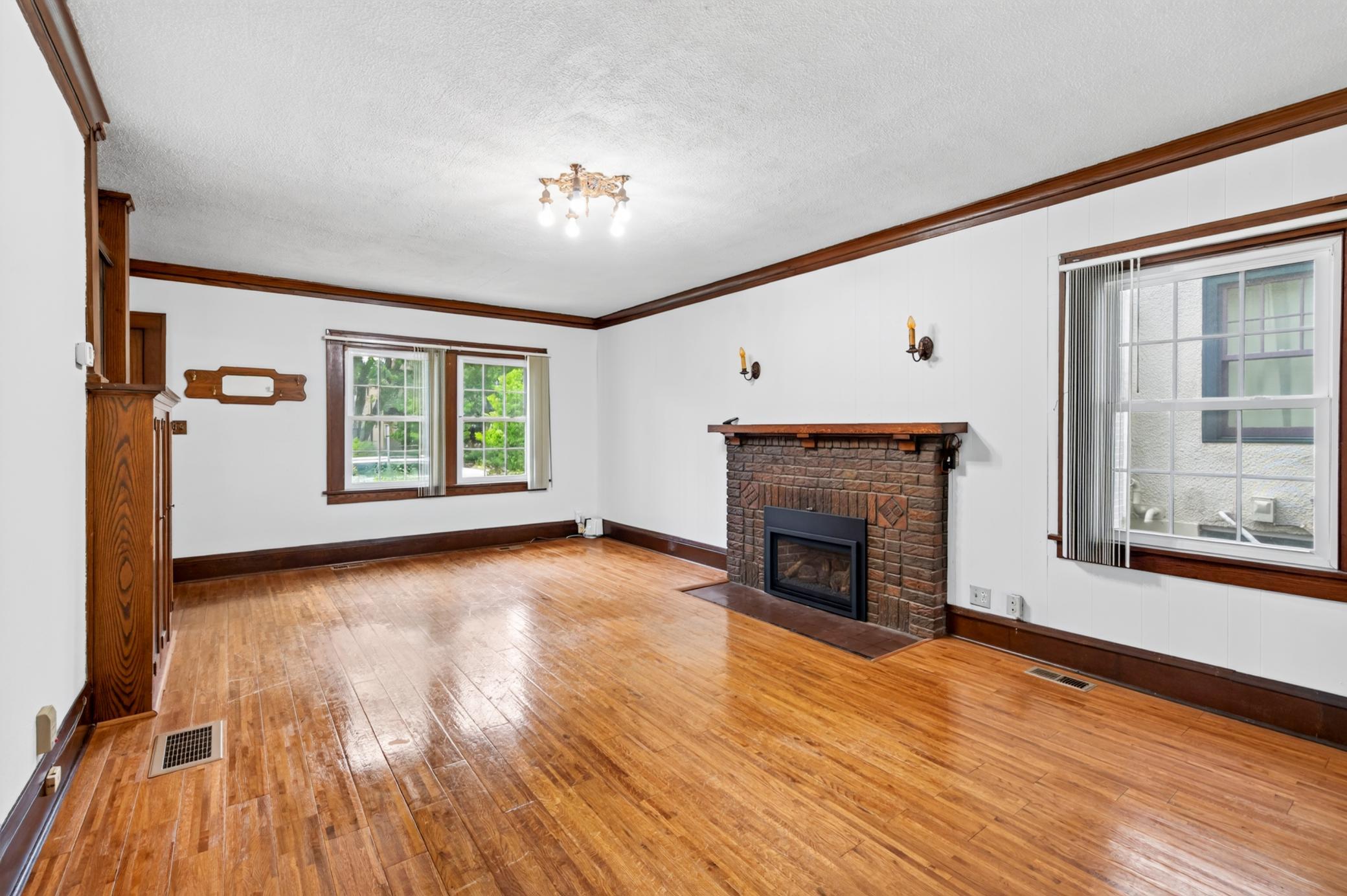 View of Residential at 4037 Grand Avenue, Minneapolis MN 55409, Minneapolis (7 of 51) - Mike Wilen | Minnesota Team Real Estate