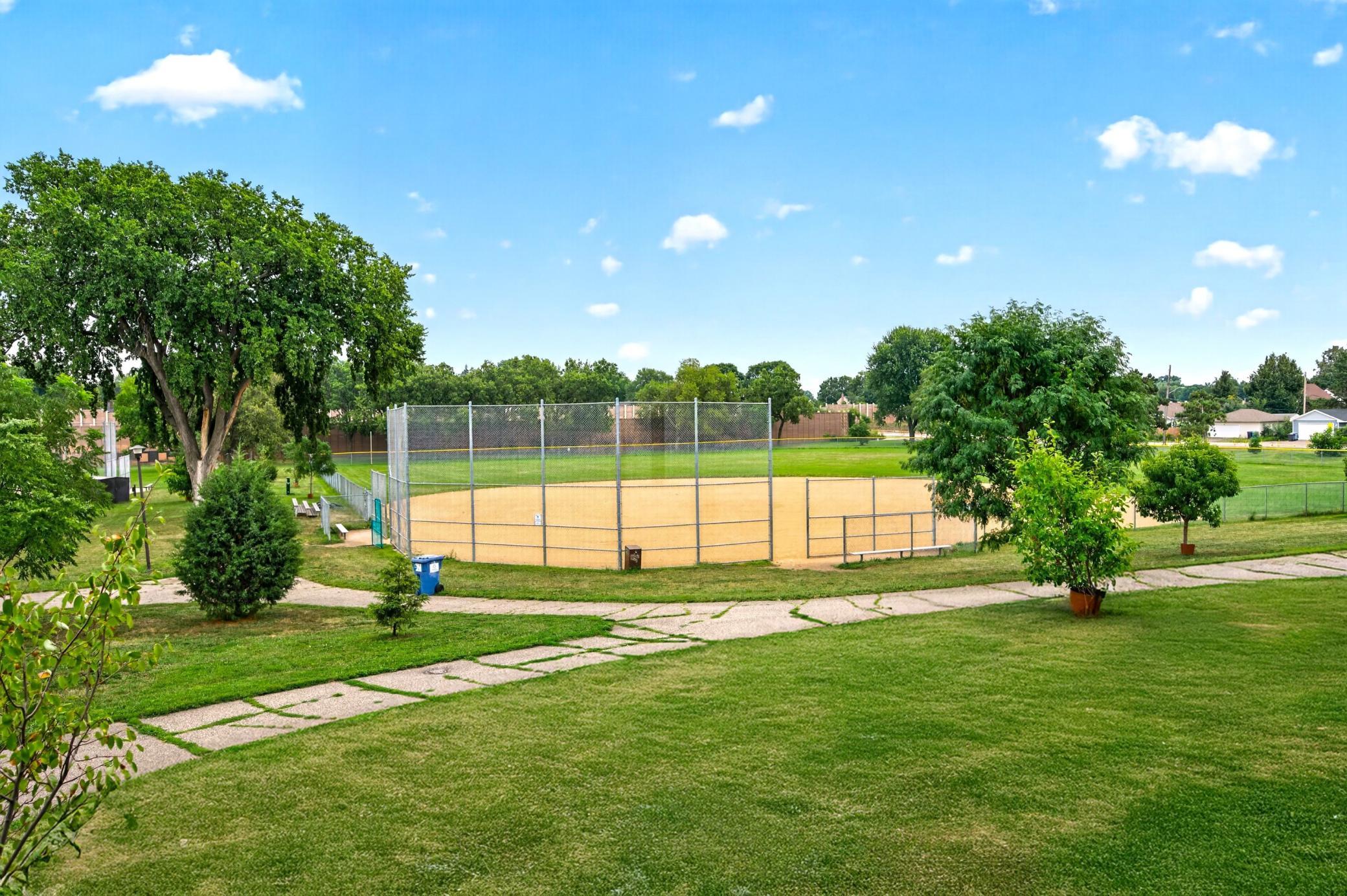 View of Residential at 4037 Grand Avenue, Minneapolis MN 55409, Minneapolis (45 of 51) - Mike Wilen | Minnesota Team Real Estate