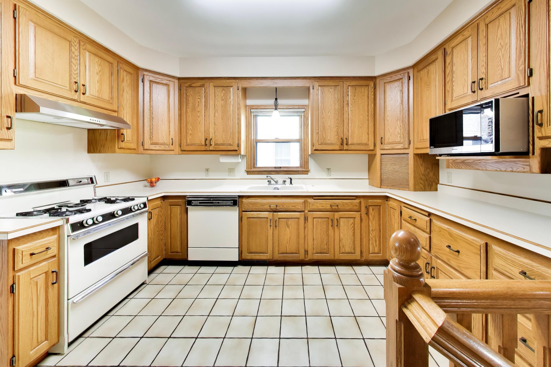 View of Residential at 3109 35th Avenue, Minneapolis MN 55406, Minneapolis (6 of 29) - Mike Wilen | Minnesota Team Real Estate