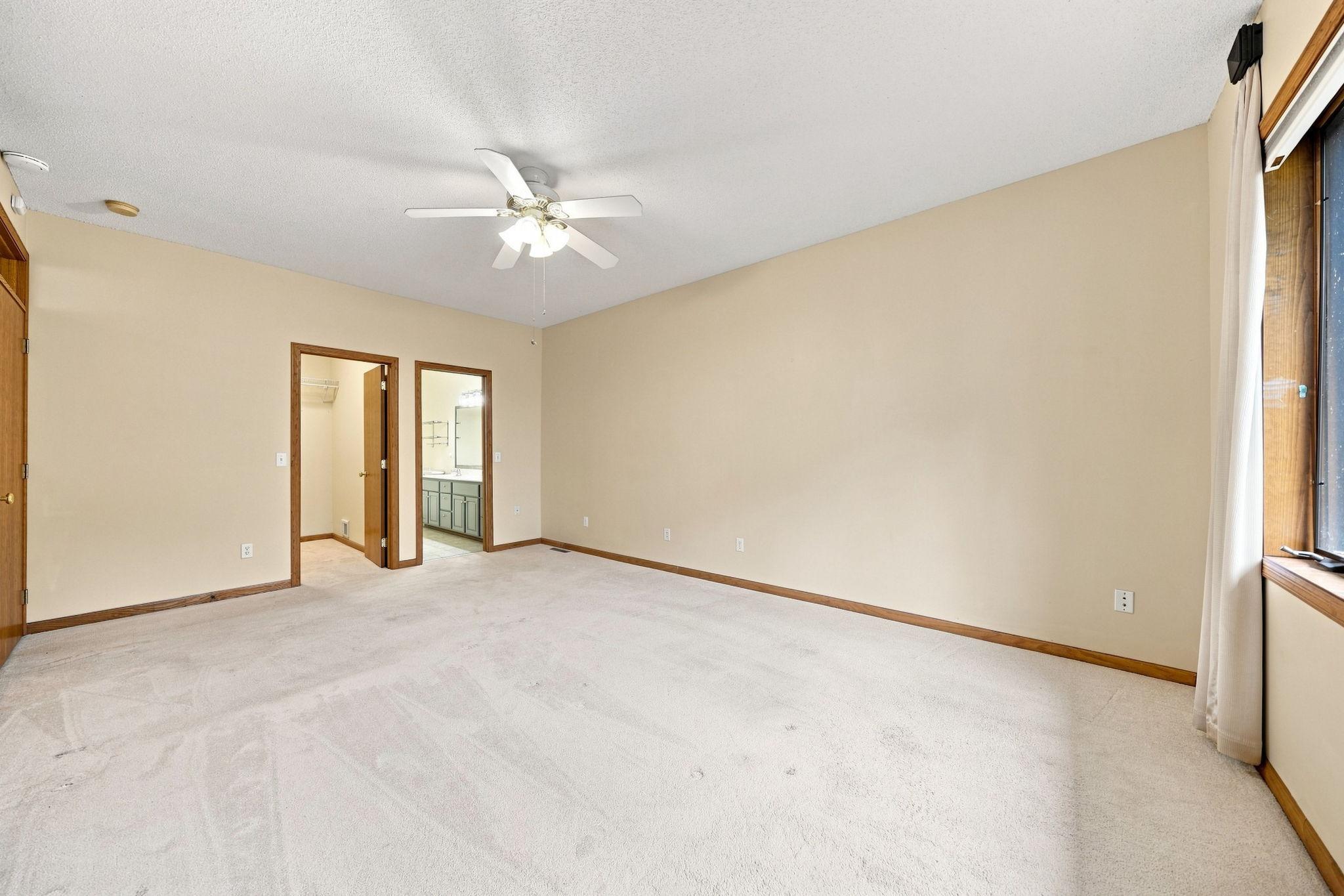 View of Residential at 833 Southcross Drive, Burnsville MN 55306, Burnsville (17 of 28) - Mike Wilen | Minnesota Team Real Estate