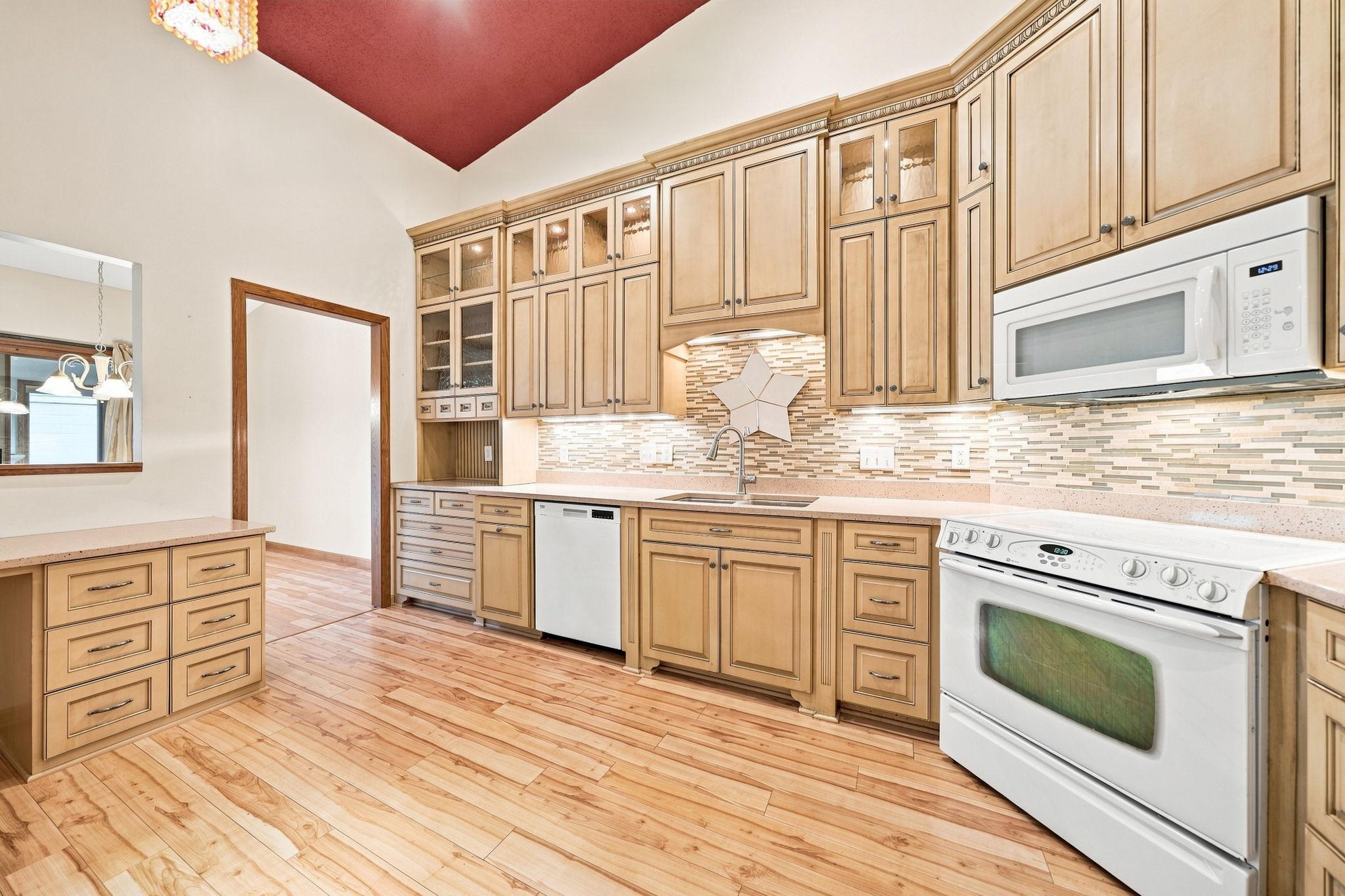 View of Residential at 833 Southcross Drive, Burnsville MN 55306, Burnsville (11 of 28) - Mike Wilen | Minnesota Team Real Estate