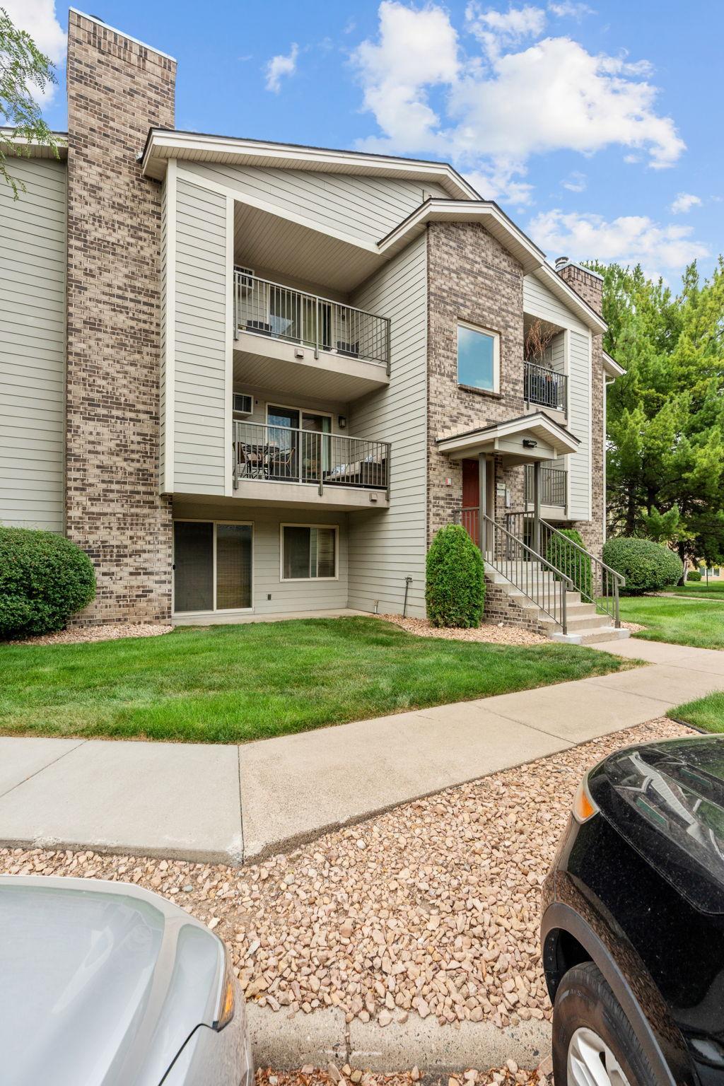 View of Residential at 2100 Ridge Drive #22, Saint Louis Park MN 55416, Saint Louis Park (28 of 39) - Mike Wilen | Minnesota Team Real Estate